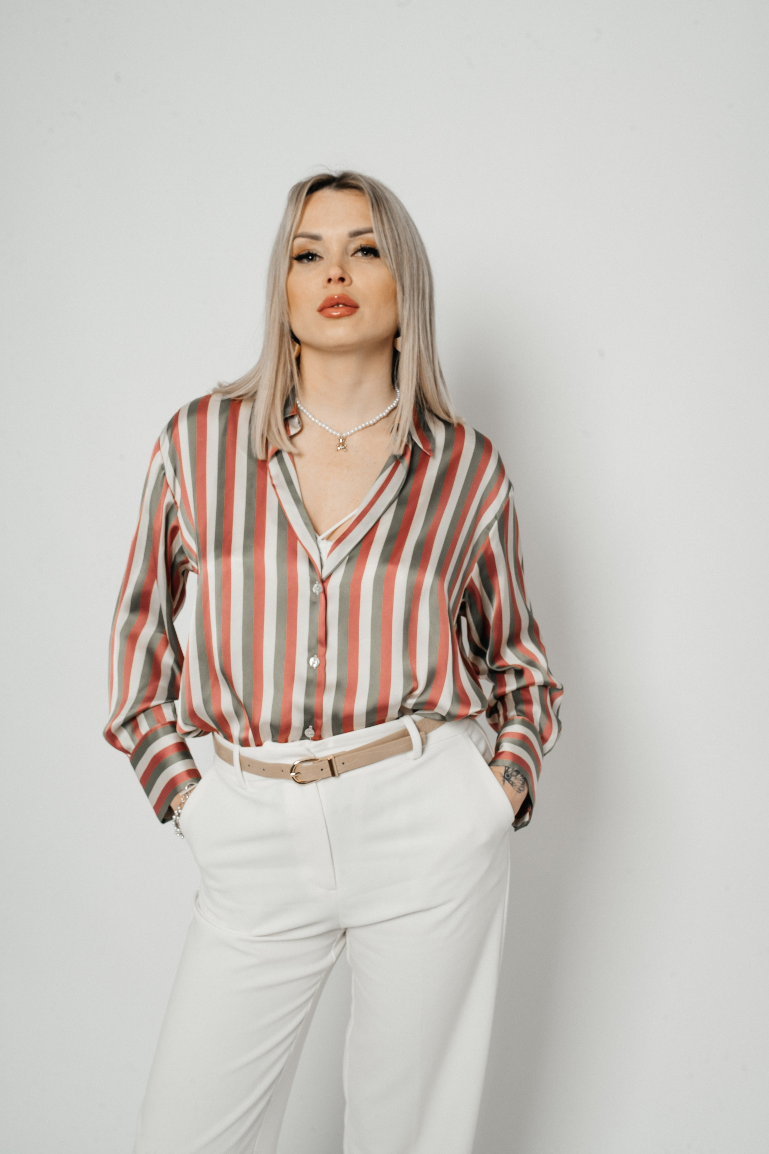 Dynamisches Porträt einer Geschäftsfrau – Business-Fotografie für LinkedIn und Social Media