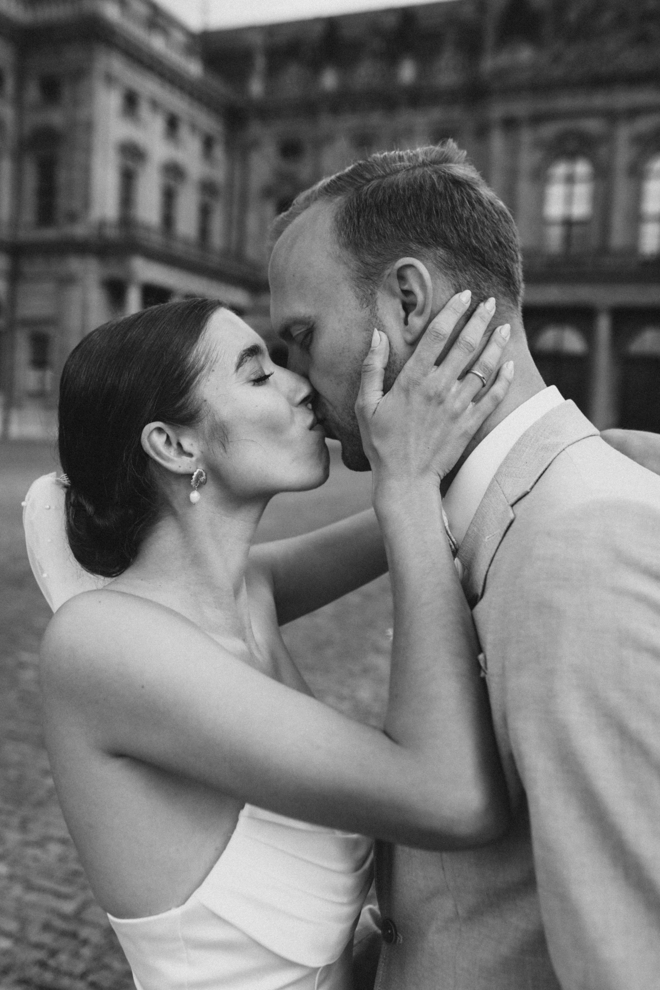 Romantische Paarfotos bei Sonnenuntergang in Würzburg – Wedding Photography Bavaria