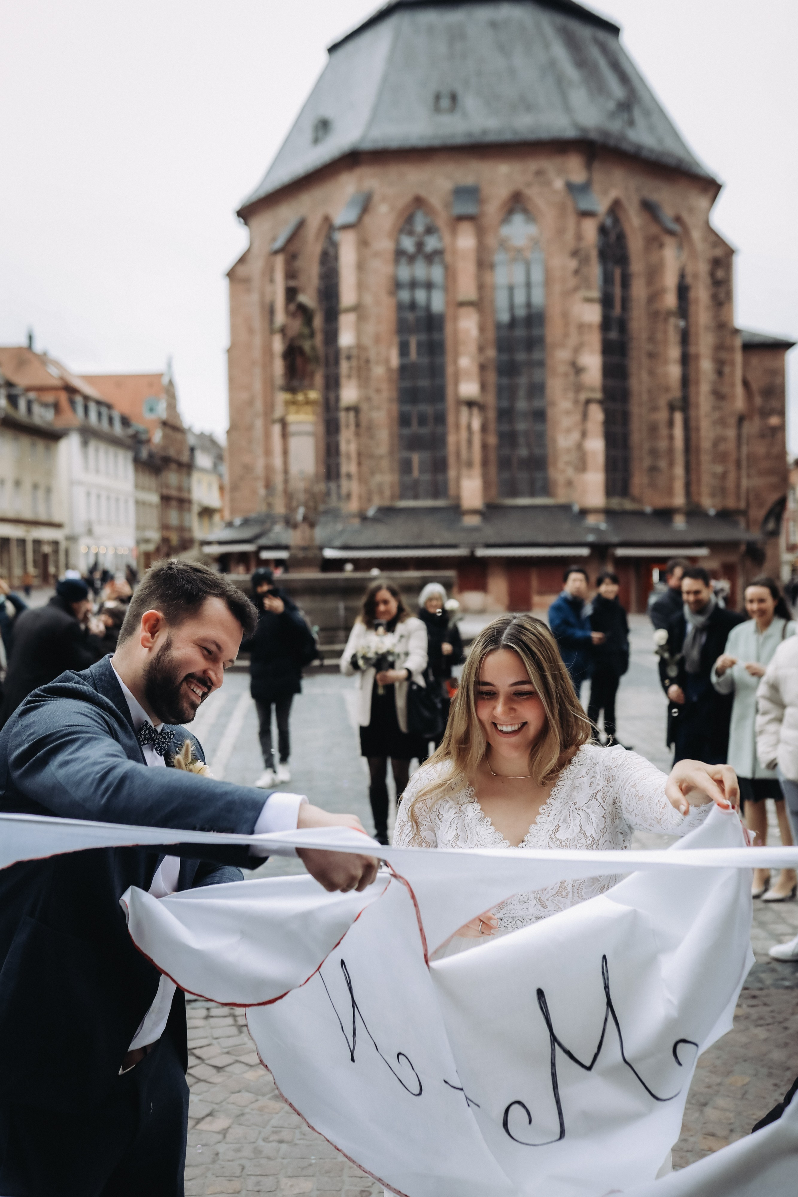 Ringtausch im Standesamt Heidelberg – emotionale Hochzeitsfotografie in der Altstadt Heidelberg