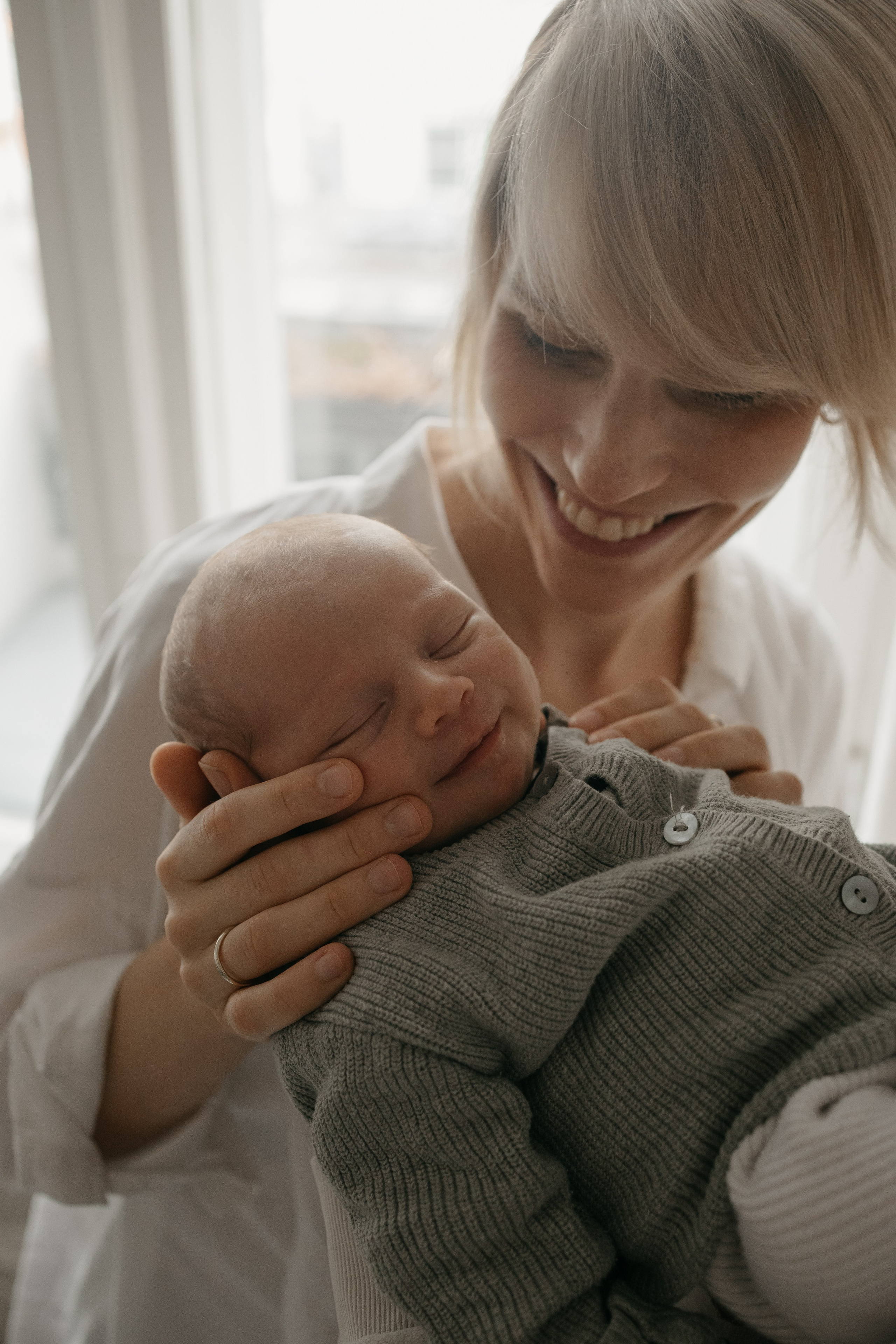 Contact. Baby and family photographer in Berlin Vera S