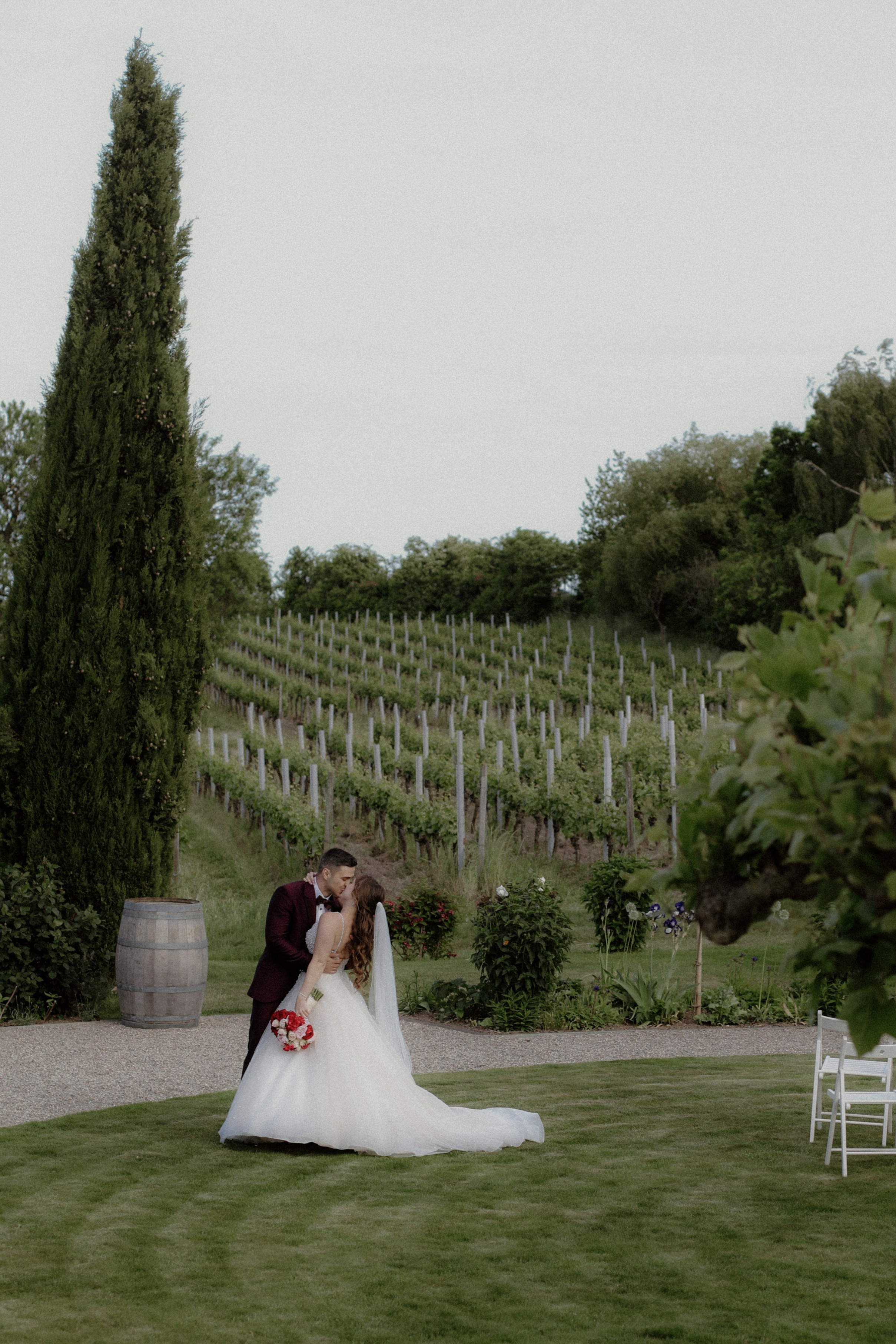 Trauzeremonie im Grünen bei Netts Landhaus – natürliche Hochzeitsfotografie