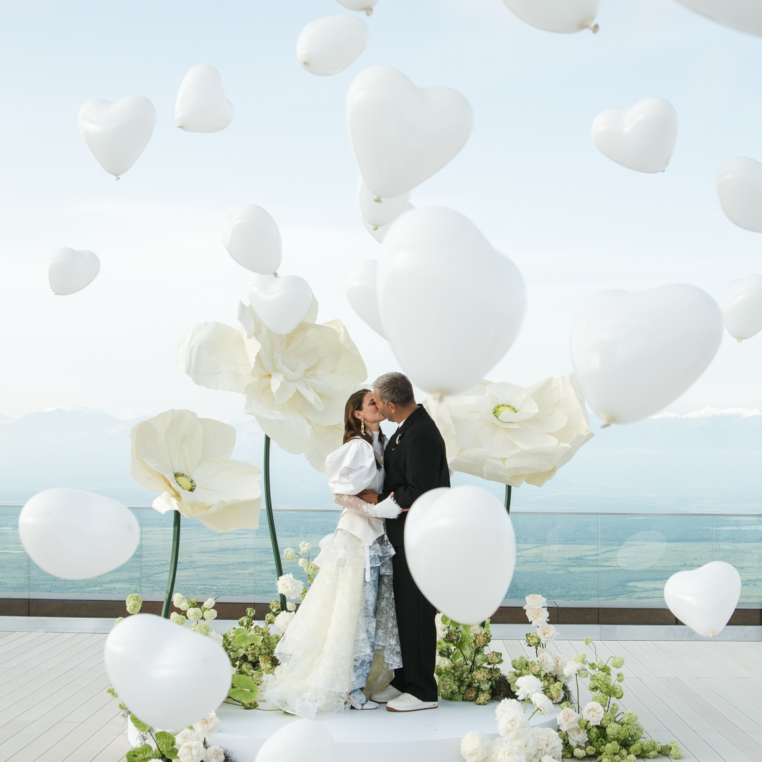 Цены, услуги, прайс-лист свадебных фотографов и видеографа в Грузии и Армении. Свадебные фотографы в Грузии, Армении Макс Коваленко и Лара Татосян. Свадебные фильмы