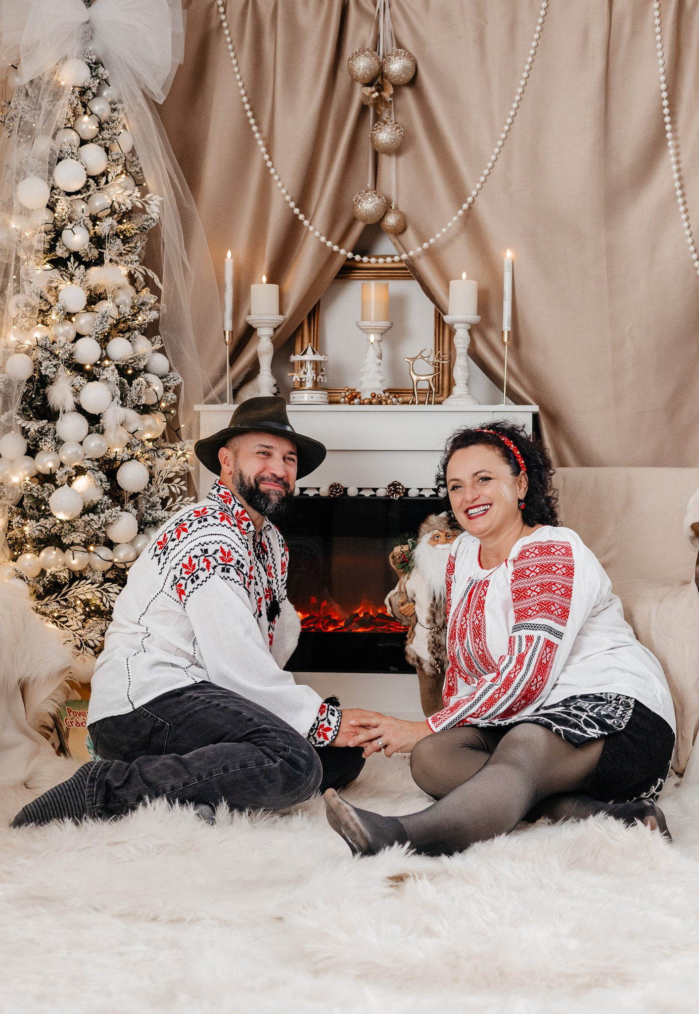 Ședințe Foto Crăciun 2025 Piatra Neamț | Fotografii de Sărbători | FotoACTIV. Fotograf Profesionist Piatra Neamț, Roman, Târgu Neamț, Bicaz, Neamț | Studio, Nuntă, Botez, Eveniment | FotoACTIV
