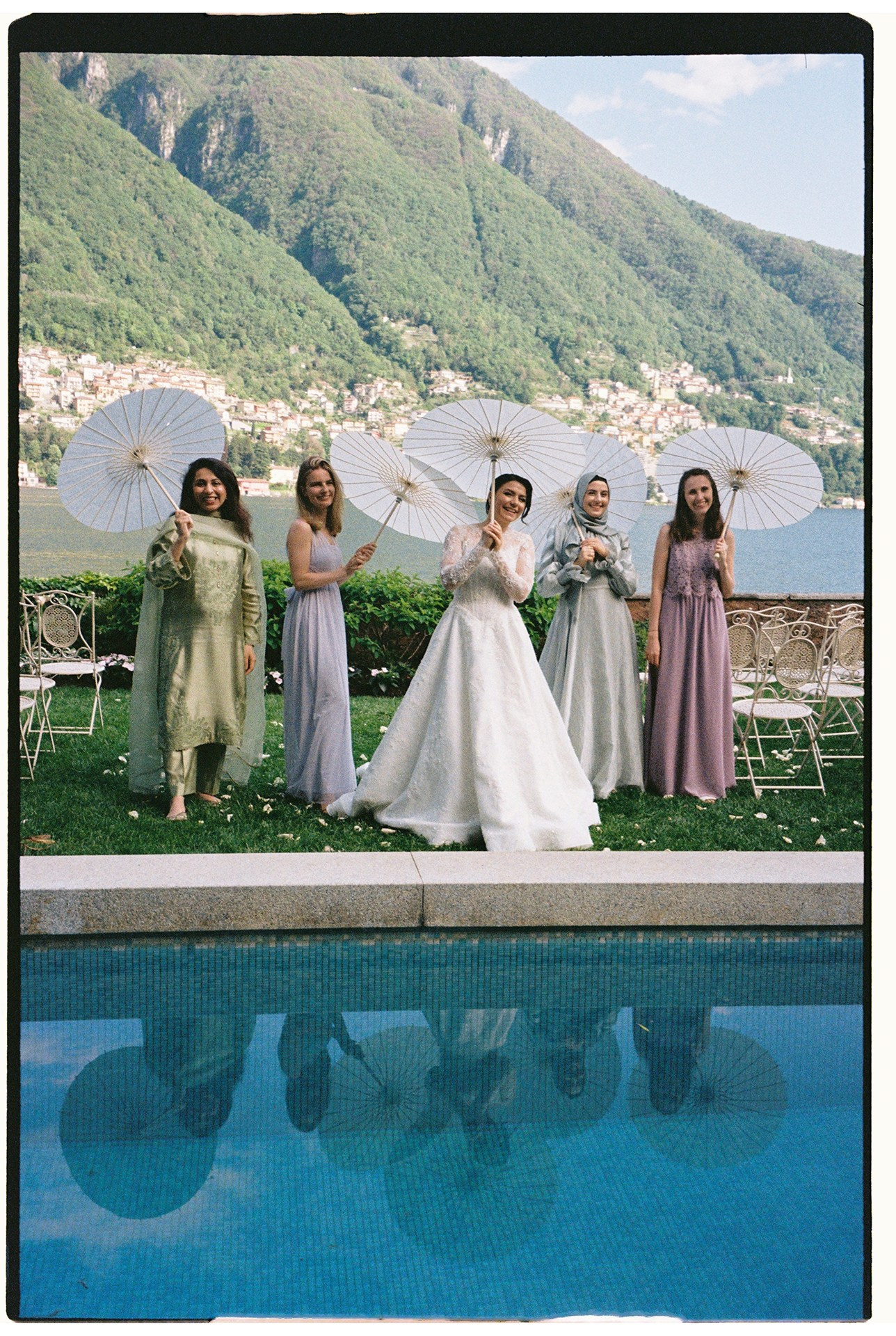 Italy Wedding Photographer | Inna Zaytseva Photography. Wedding photographer in Europe. Italy, Lake Como. Aesthetic elegant story-telling