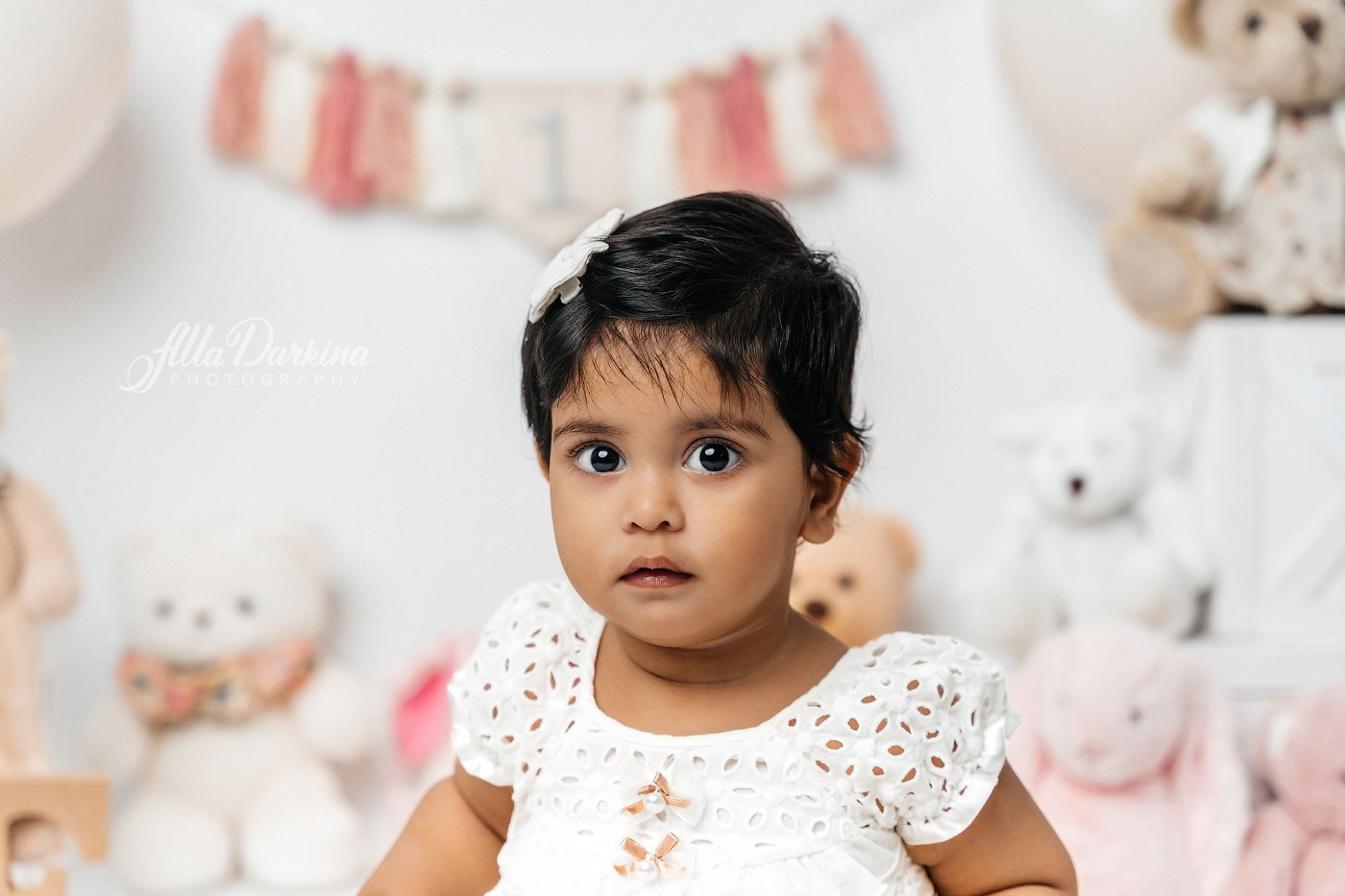Cake smash session price guide. Newborn and family photographer. Hills District. Sydney