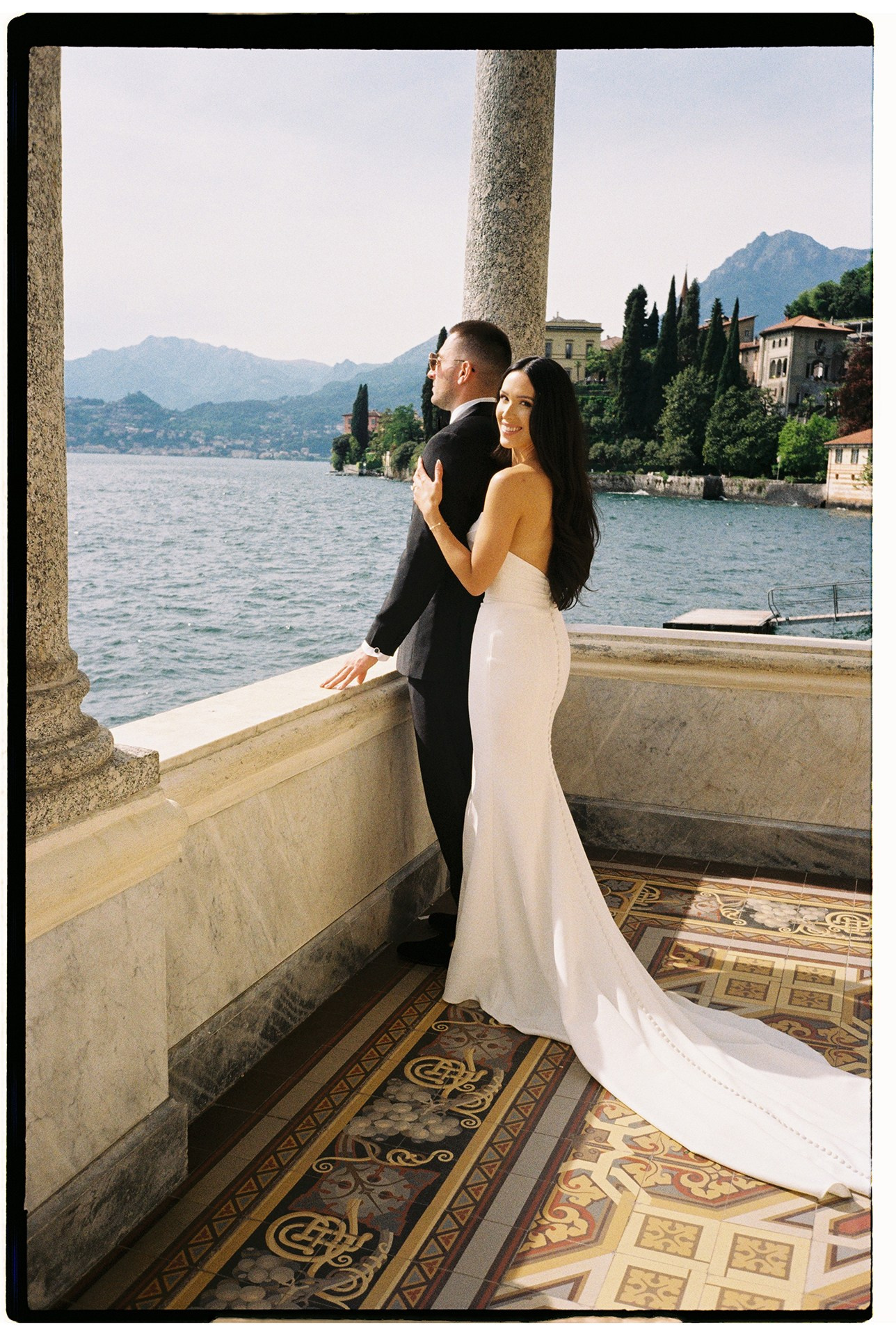 Italy Wedding Photographer | Inna Zaytseva Photography. Wedding photographer in Europe. Italy, Lake Como. Aesthetic elegant story-telling