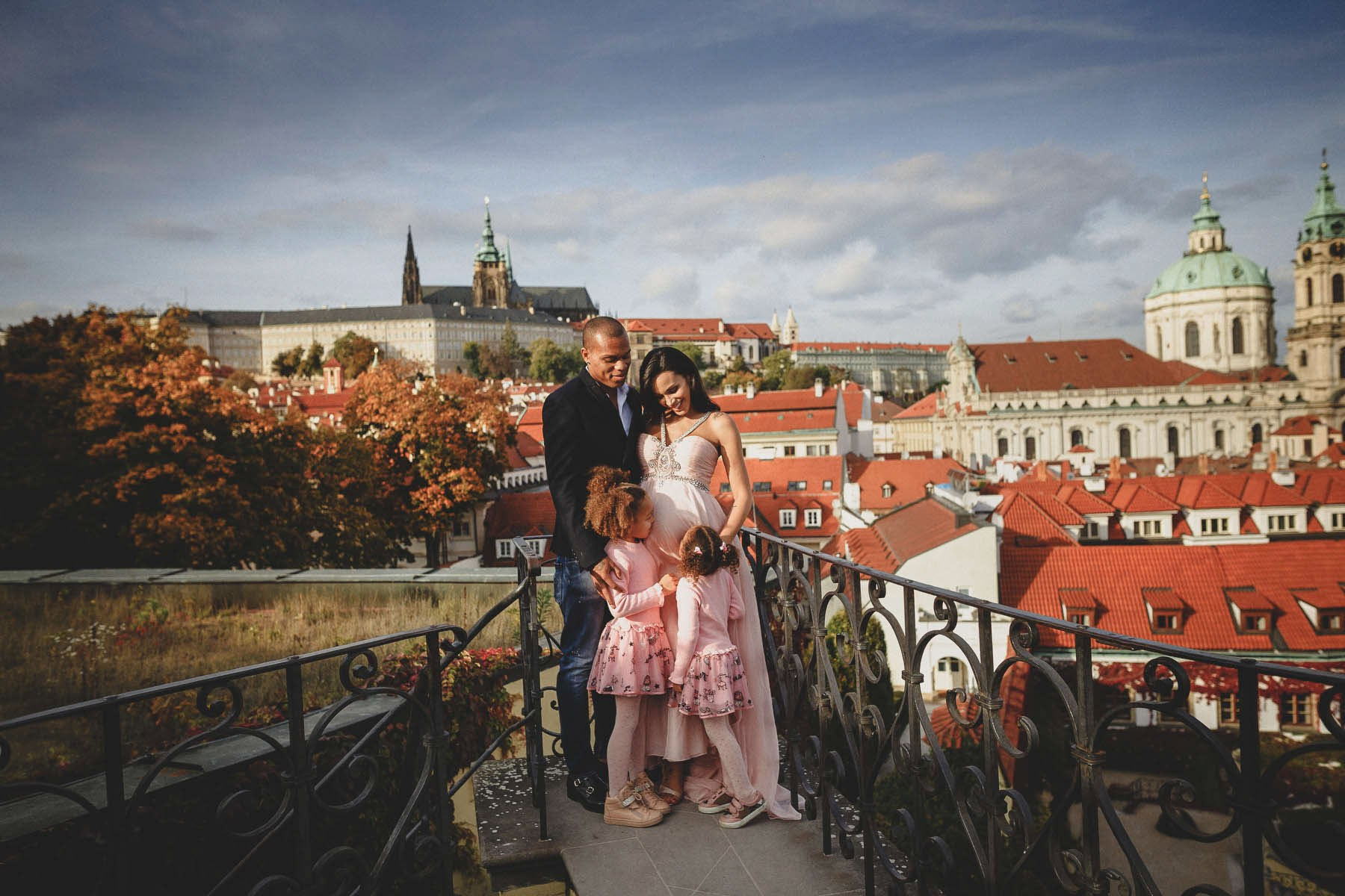 Sara & Jonathan — Family Portrait Session at Vrtba Garden, Prague