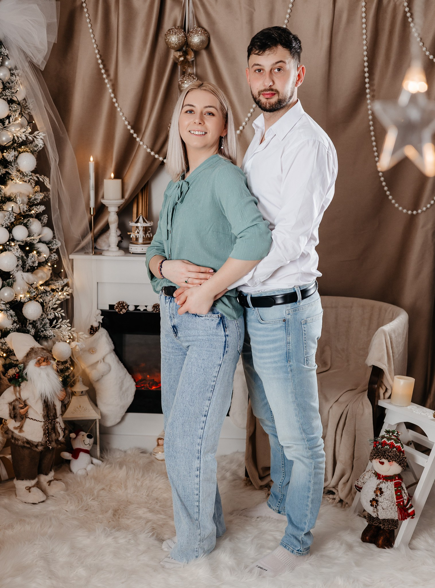 Ședințe Foto Crăciun 2025 Piatra Neamț | Fotografii de Sărbători | FotoACTIV. Fotograf Profesionist Piatra Neamț, Roman, Târgu Neamț, Bicaz, Neamț | Studio, Nuntă, Botez, Eveniment | FotoACTIV