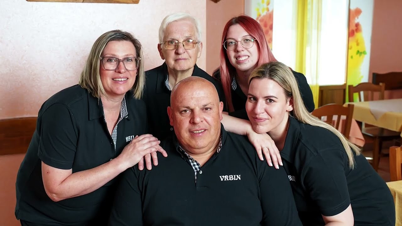 Kmetije in turistični apartmaji v Sloveniji. Fotografinja in videografinja Mariia Bortiakova iz Slovenije: fotografiranje dogodkov, portretov in snemanje videov po vsej Sloveniji