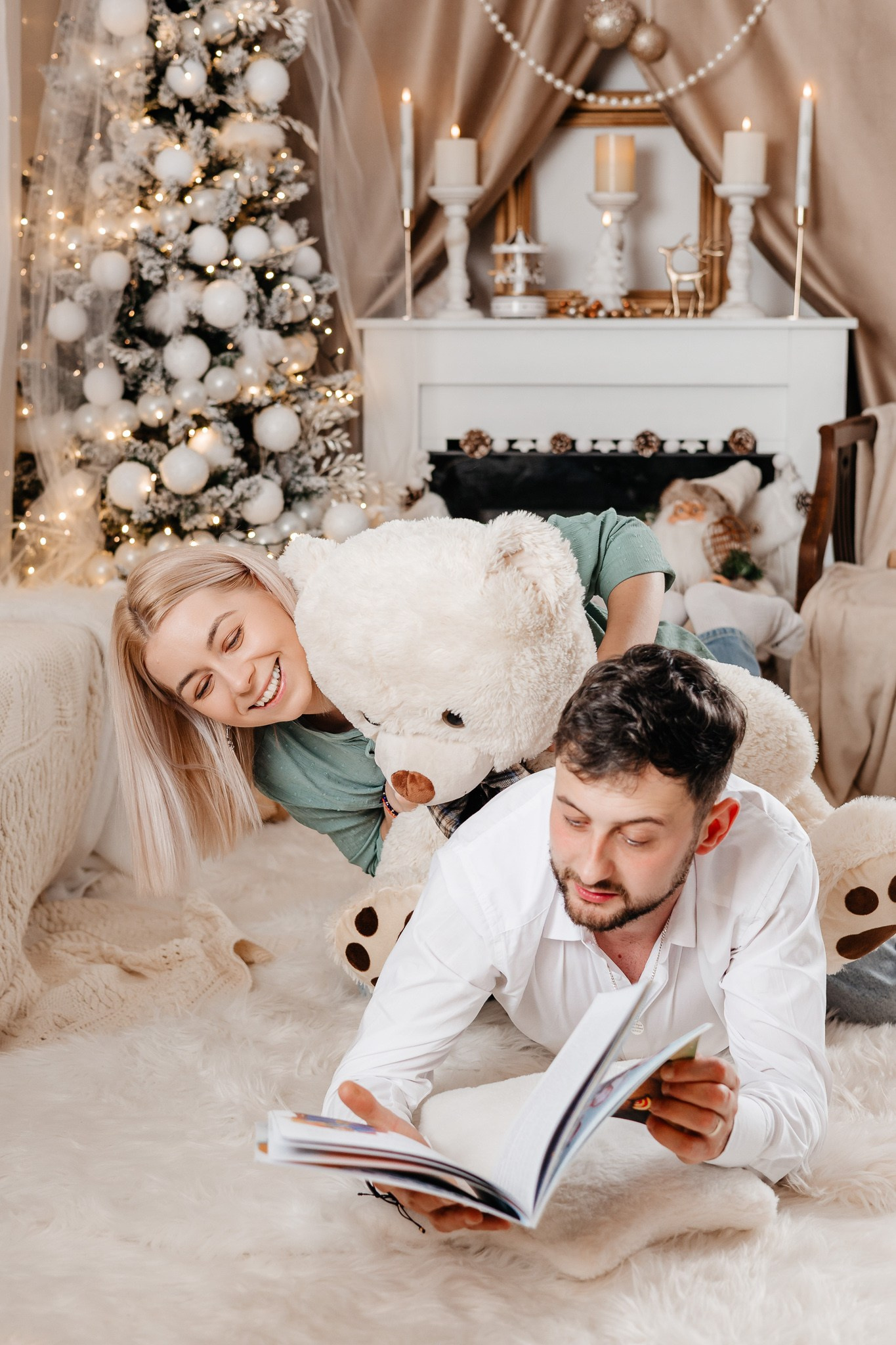 Ședințe Foto Crăciun 2025 Piatra Neamț | Fotografii de Sărbători | FotoACTIV. Fotograf Profesionist Piatra Neamț, Roman, Târgu Neamț, Bicaz, Neamț | Studio, Nuntă, Botez, Eveniment | FotoACTIV