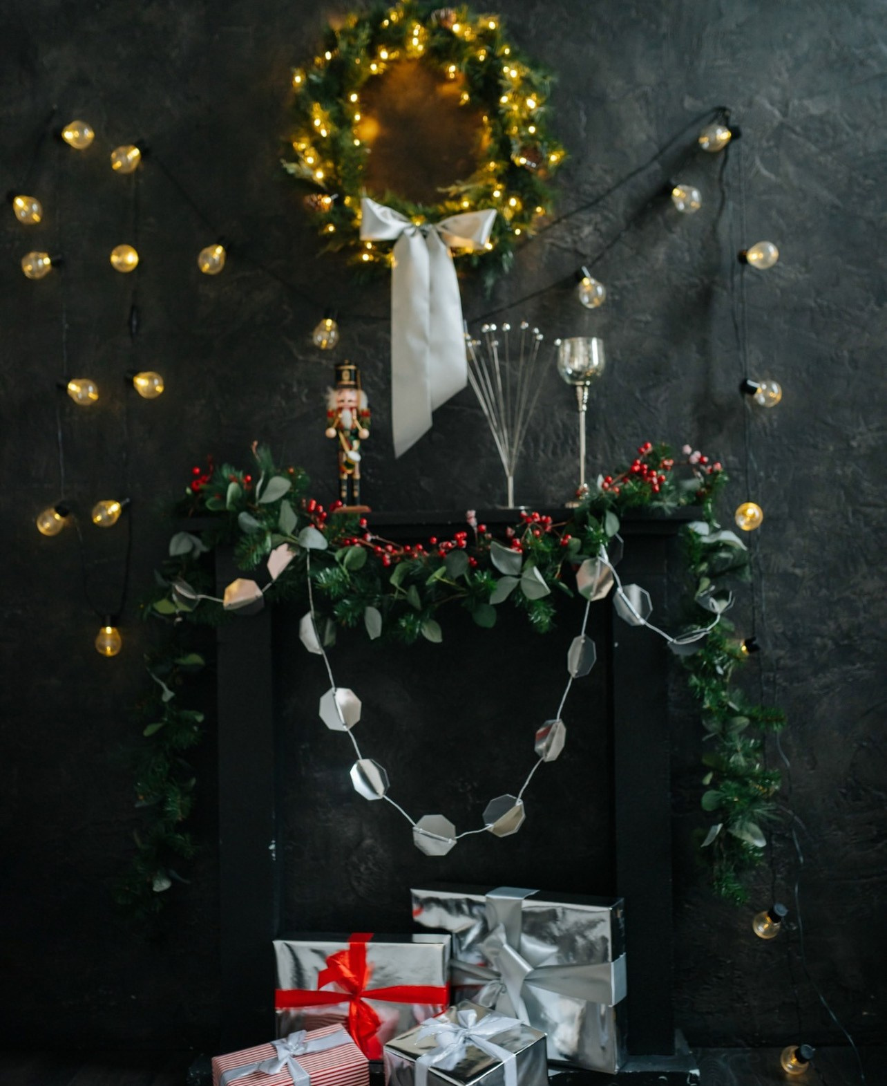 Christmas Photo Studios in Vilnius: Top Studios for Holiday Photoshoots. Framed by Evelina | Destination Wedding Photographer from Lithuania | Europe