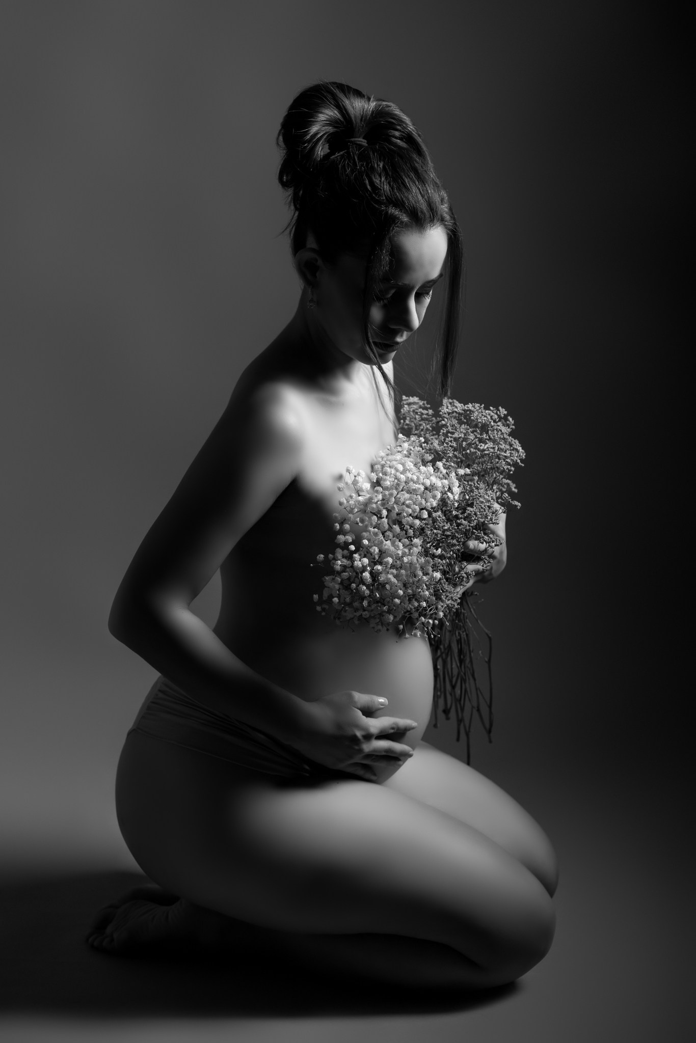 Professional family, maternity & newborn photographer in North Charleston, SC, creating timeless portraits