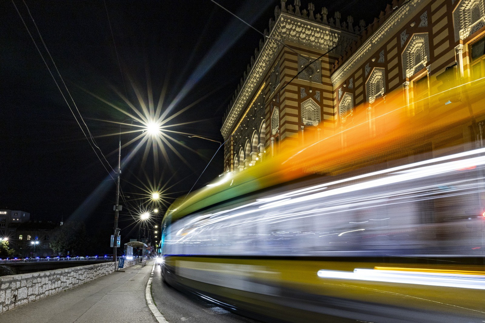 Tram Lights of Sarajevo. Namir Čomaga — fotograf iz Sarajeva, portreti, tradicija i kultura u fokusu objektiva