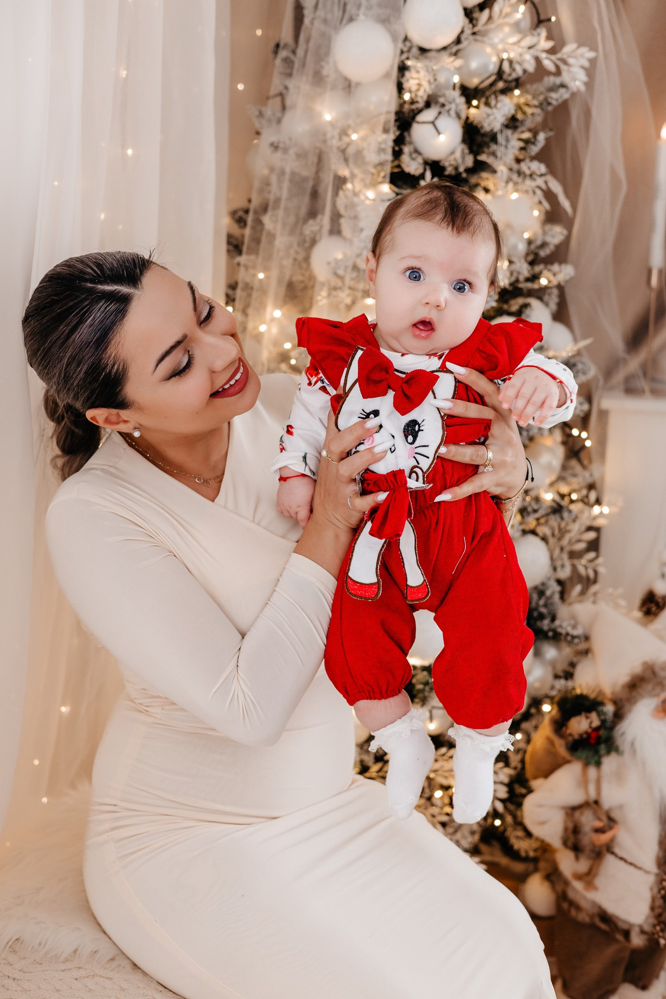 Ședințe Foto Crăciun 2025 Piatra Neamț | Fotografii de Sărbători | FotoACTIV. Fotograf Profesionist Piatra Neamț, Roman, Târgu Neamț, Bicaz, Neamț | Studio, Nuntă, Botez, Eveniment | FotoACTIV