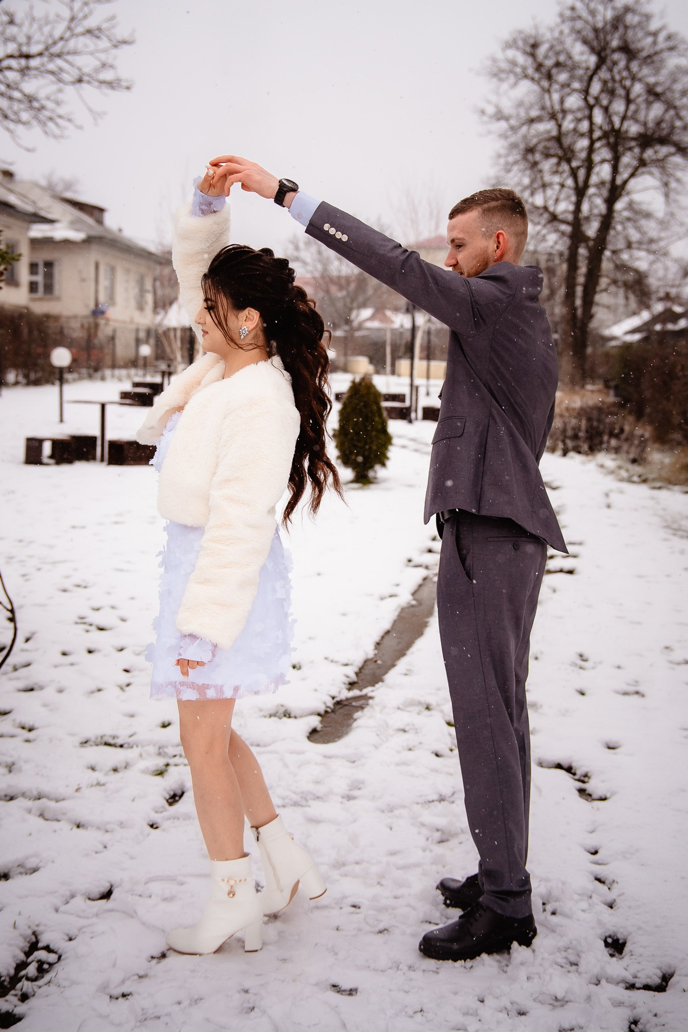 Pirueta dans sedinta foto miri in natura