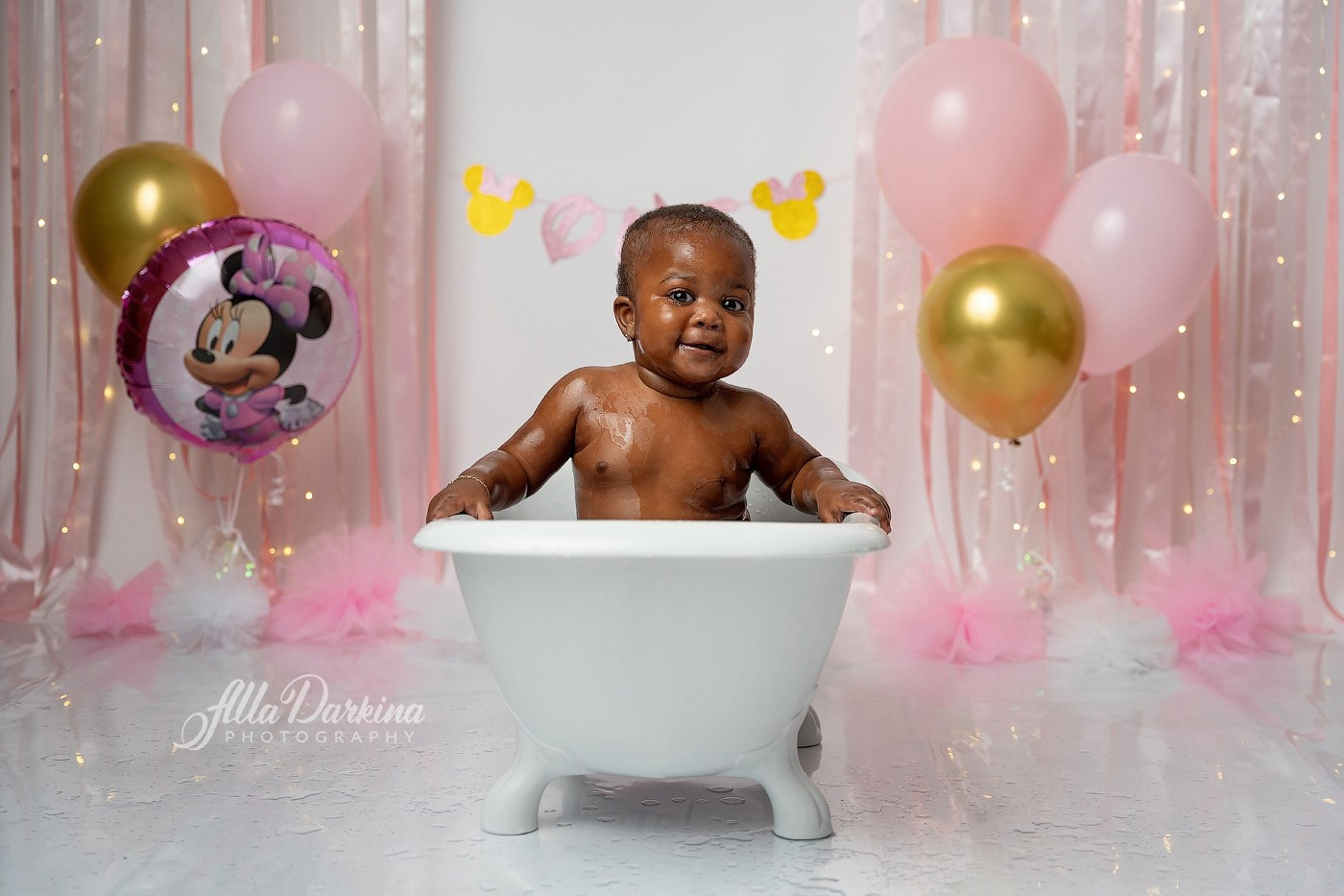 Cake smash session price guide. Newborn and family photographer. Hills District. Sydney