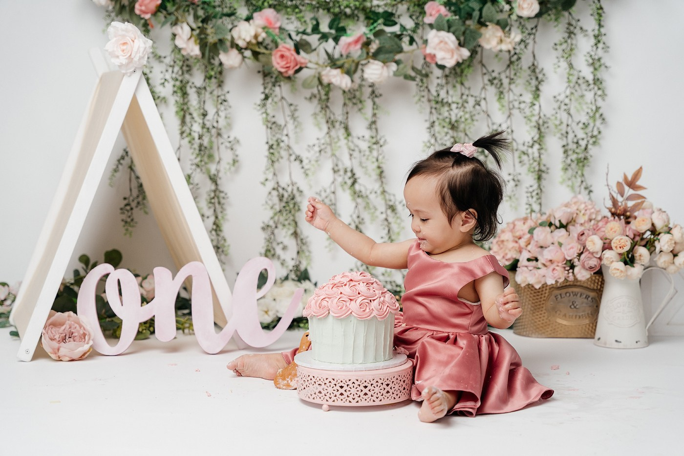 Cake smash session price guide. Newborn and family photographer. Hills District. Sydney