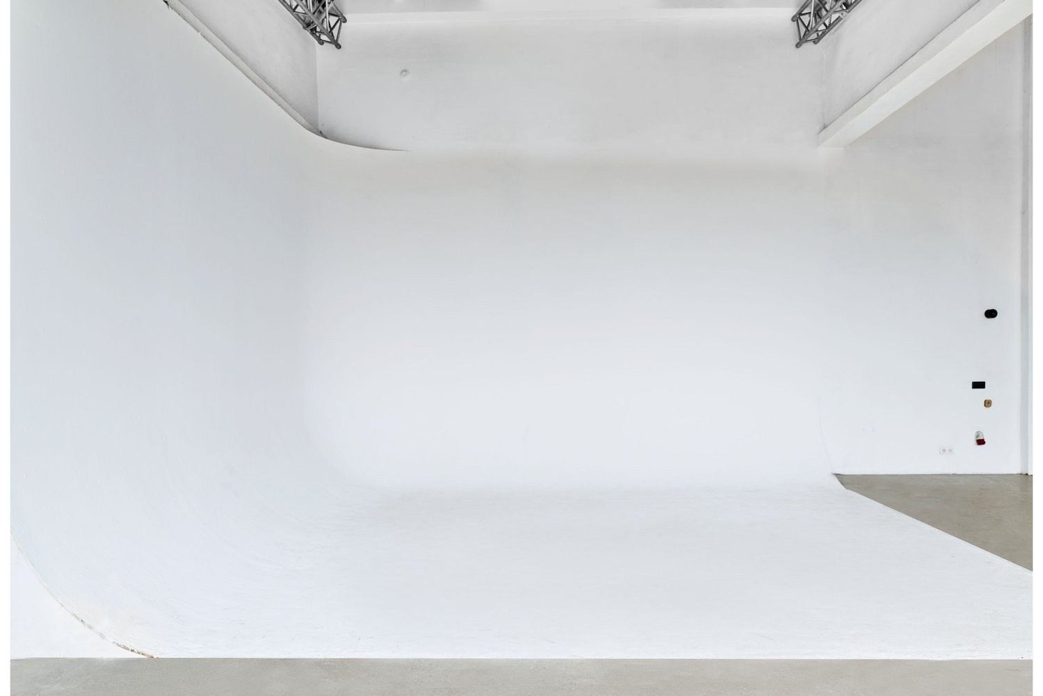 Nuomojamos Fotostudijos Vilniuje. Framed by Evelina | Vestuvių fotografė