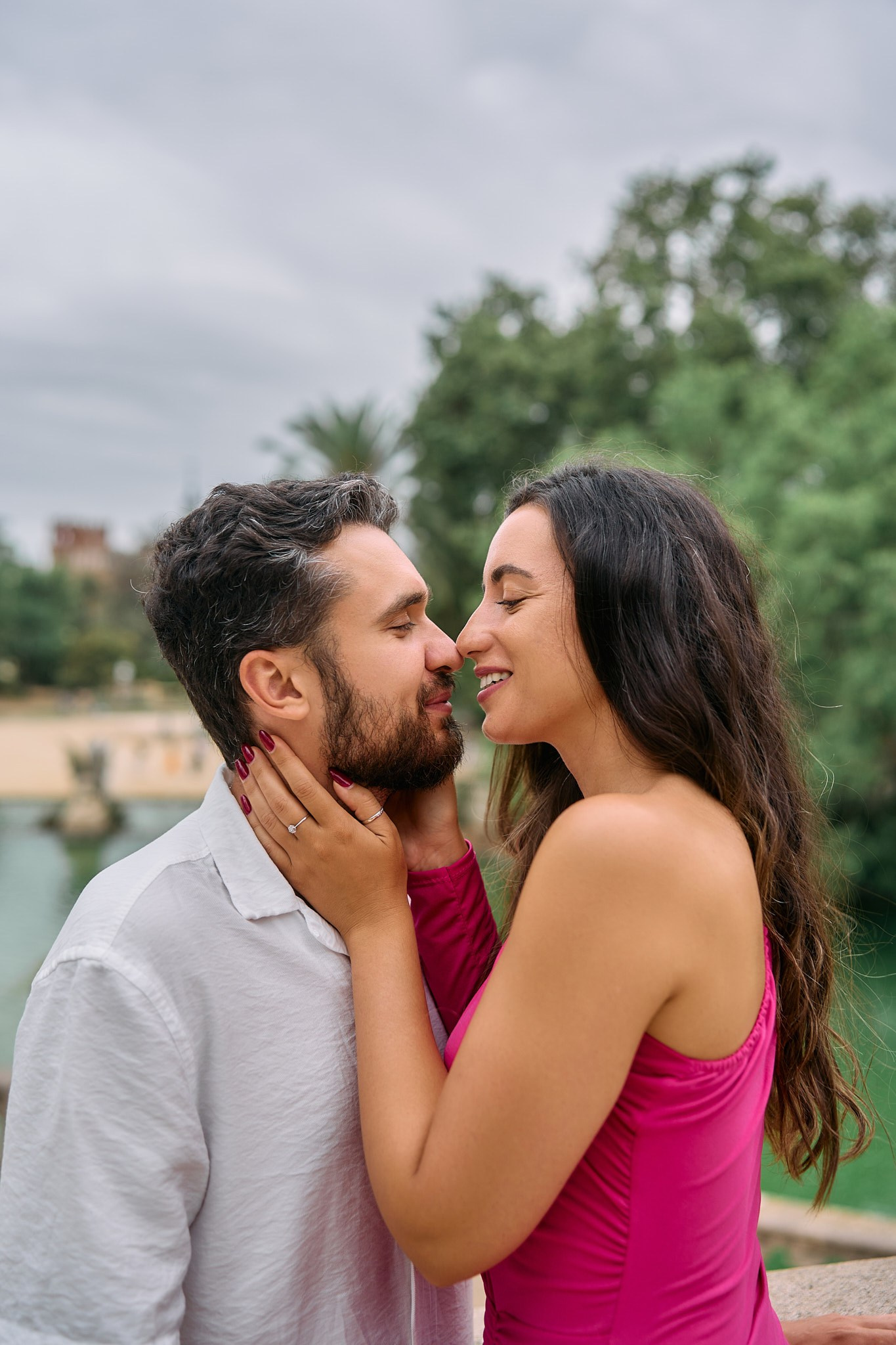 Description of the Ciutadella Parc location for a  love-story or individual photo shoot in Barcelona, examples of photos. POSTCARD.BCN Photographer Kate in Barcelona. Love-story, family or individual photo shoots
