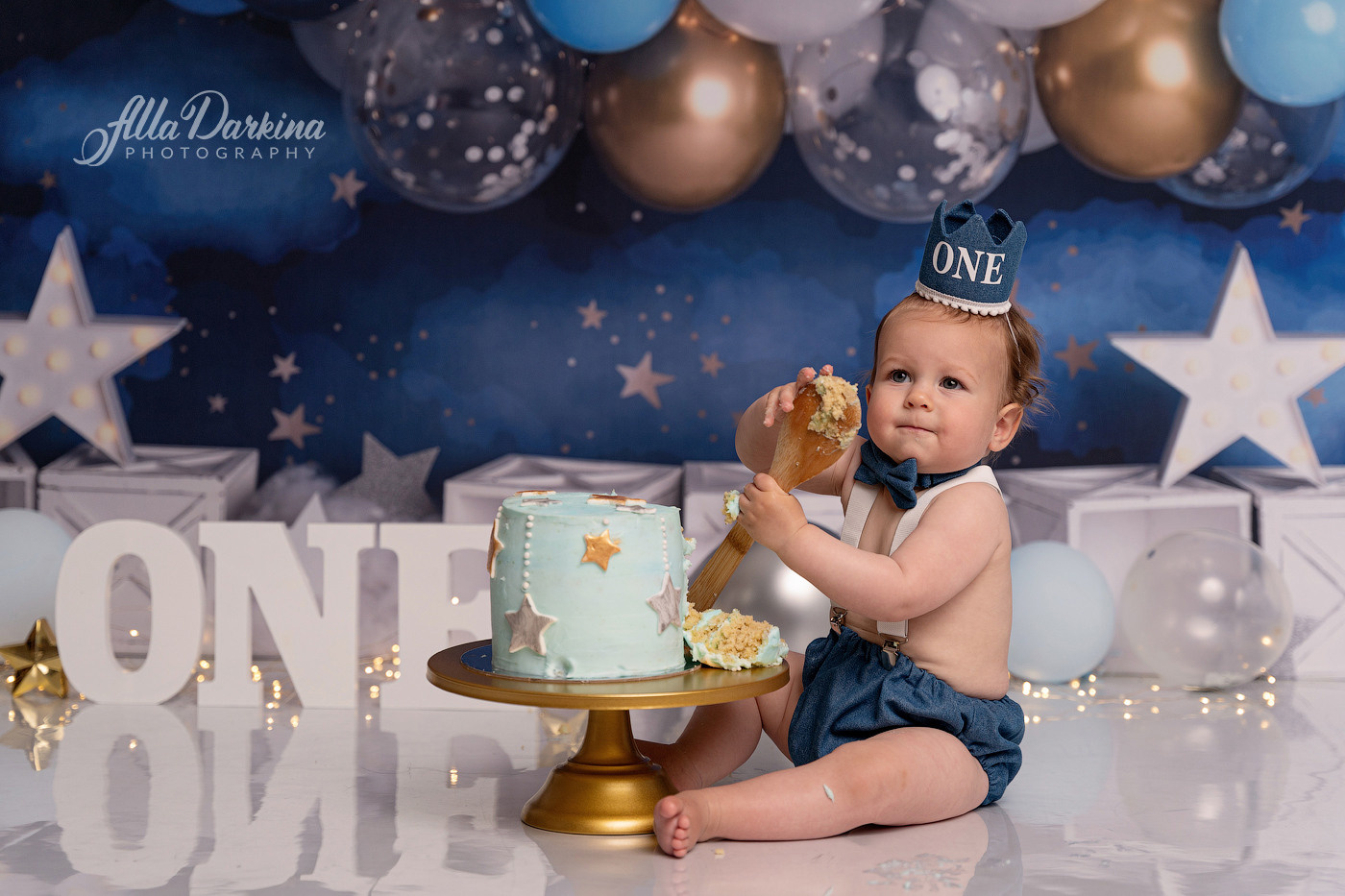 Cake smash session price guide. Newborn and family photographer. Hills District. Sydney