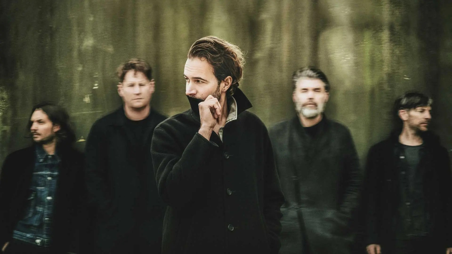 Editors anuncian su octavo álbum «Surface, Echo & Sound» y presentan el single «The Rush» | FOTKAI
