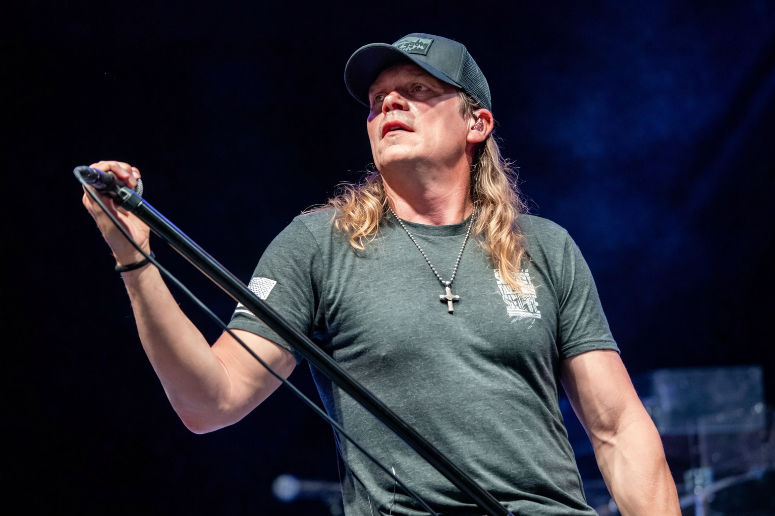 Brad Arnold, vocalista principal de 3 Doors Down, fallece a los 47 años | FOTKAI