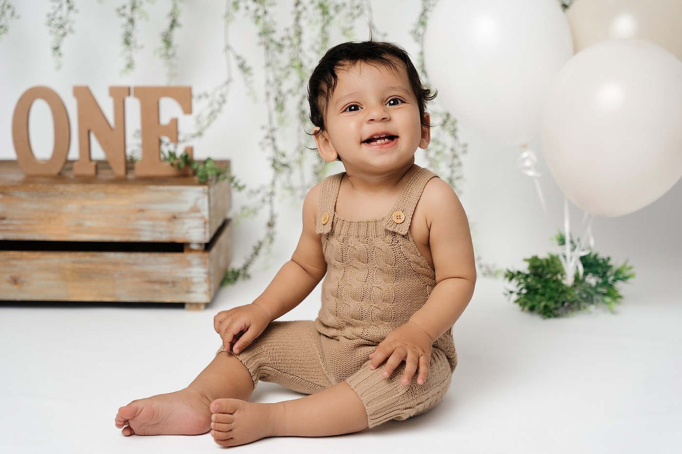 Cake smash session price guide. Newborn and family photographer. Hills District. Sydney