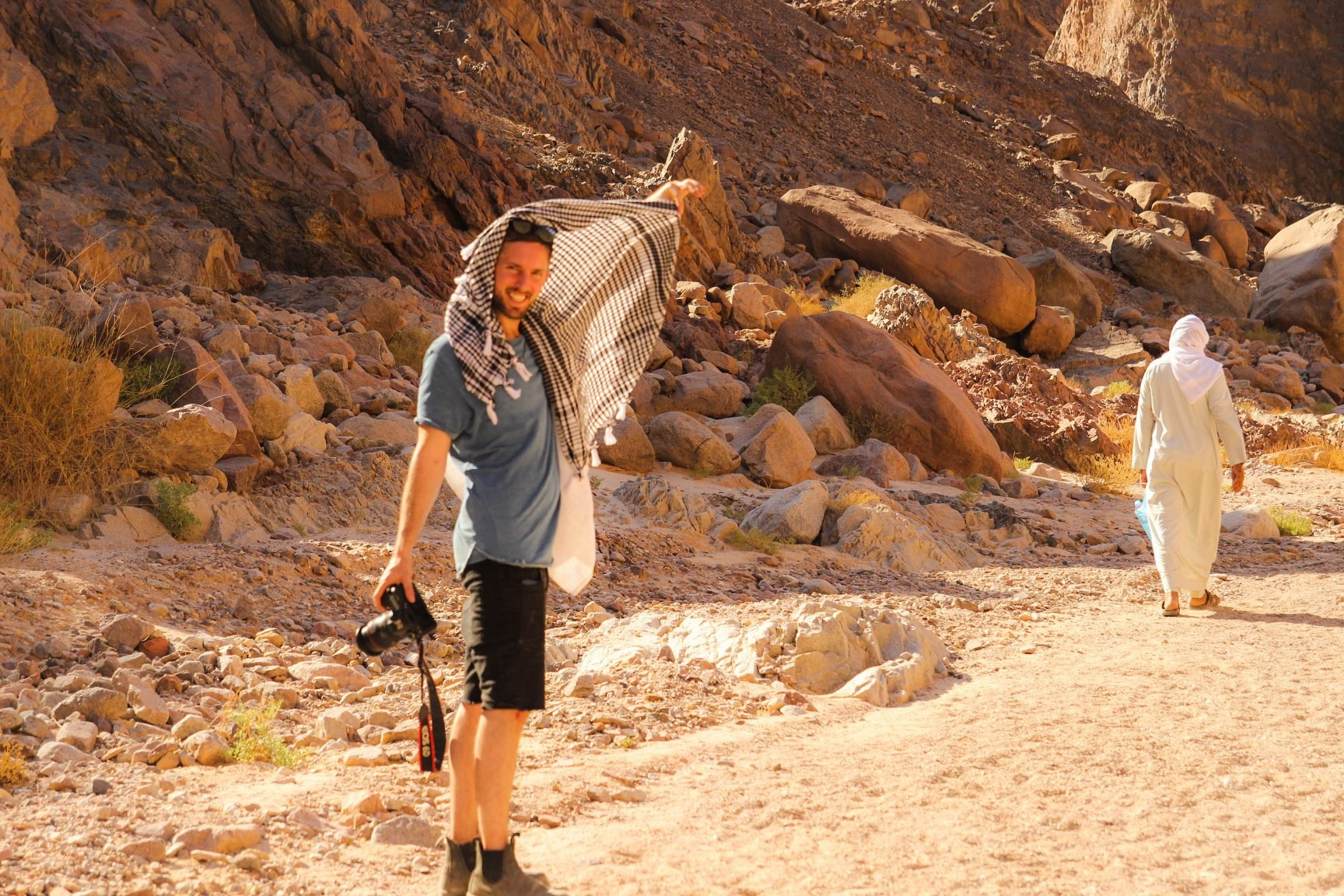 צרו קשר. יותם שחר צילום ועריכה