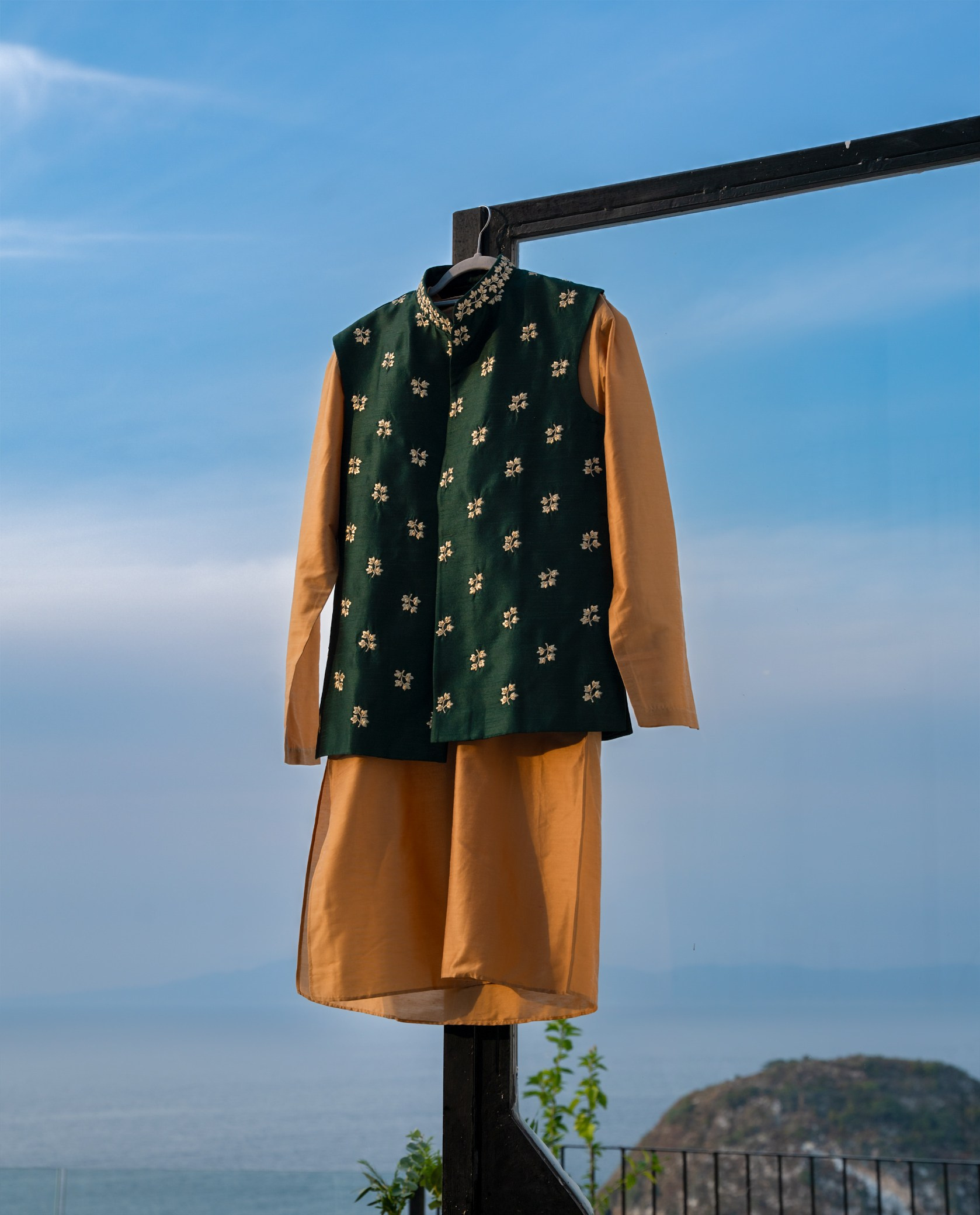 Elopement & Lifestyle Wedding Photographer