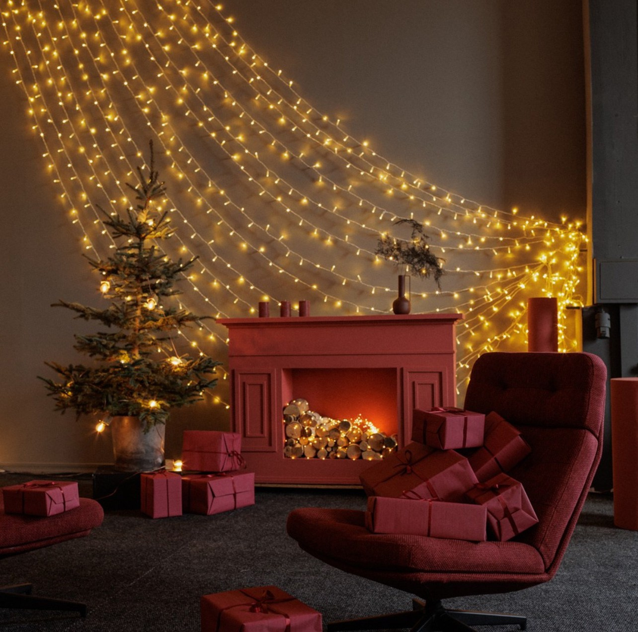 Christmas Photo Studios in Vilnius: Top Studios for Holiday Photoshoots. Framed by Evelina | Destination Wedding Photographer from Lithuania | Europe