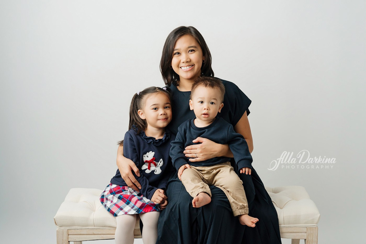 Family session price guide. Newborn and family photographer. Hills District. Sydney