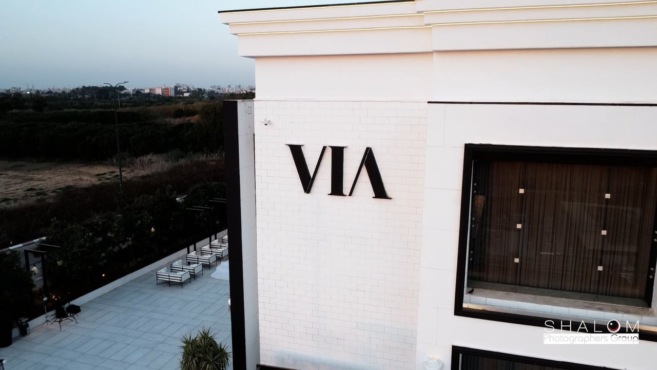 VIA. Wedding and events photographers Studio Shalom