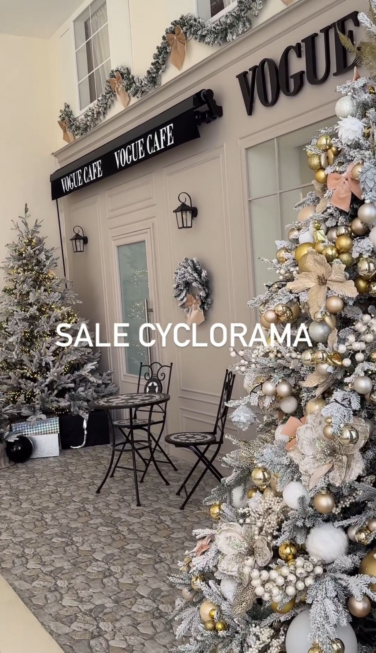 Christmas Photo Studios in Vilnius: Top Studios for Holiday Photoshoots. Framed by Evelina | Destination Wedding Photographer from Lithuania | Europe