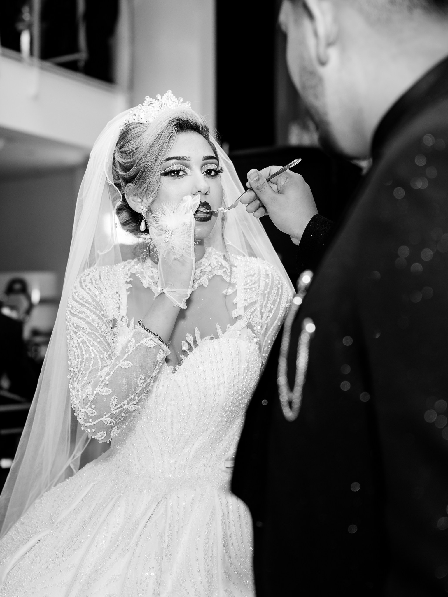 wedding day candid moments without posing