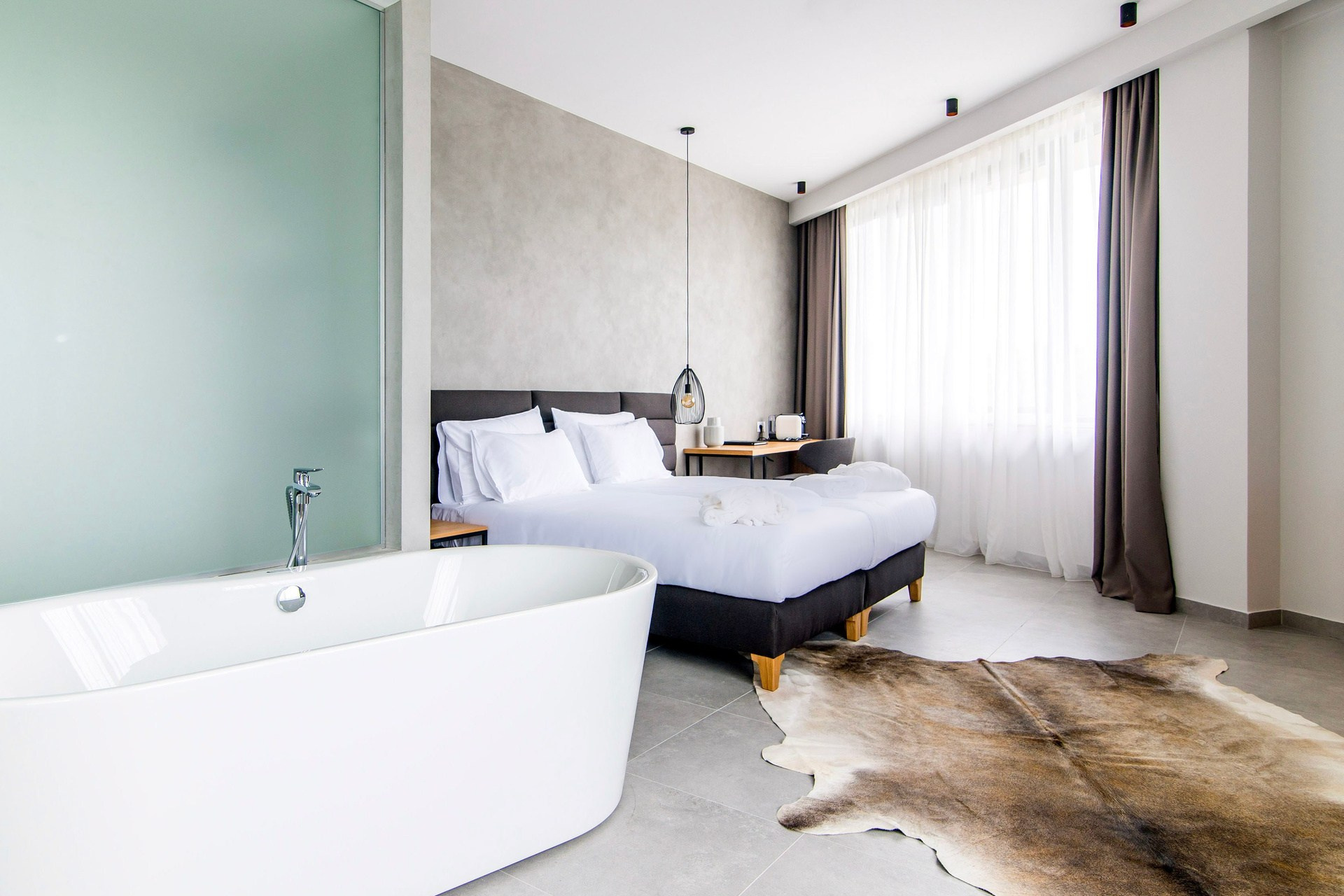 Photographer for interiors, architecture, landscapes and events. Aleksandar Milutinović