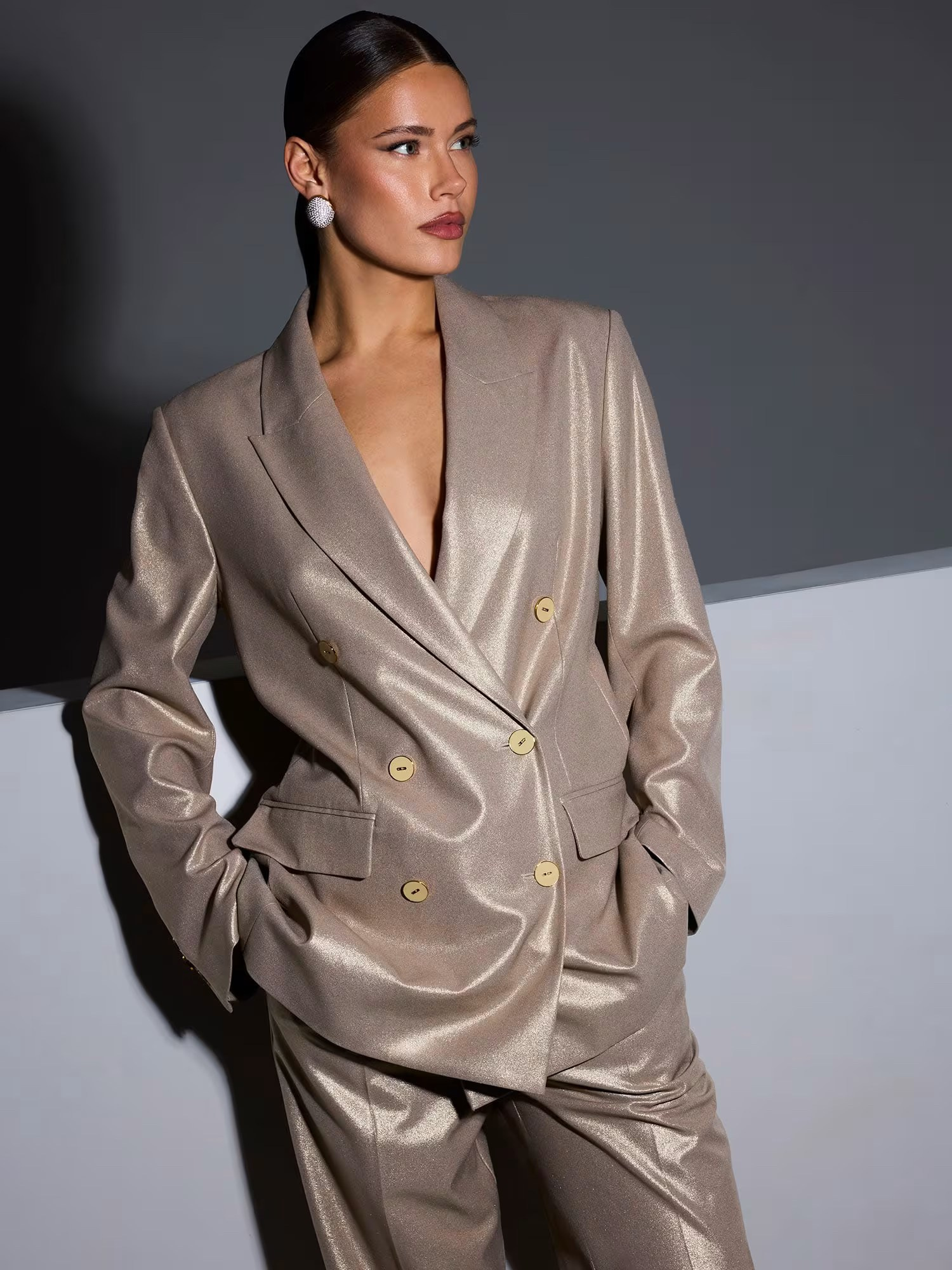 Shooting lingerie and swimwear catalogs and e-commerce in Milan, Sardinia and Paris. Fashion & Lingerie photographer for women in Milan Iuliia Gigina