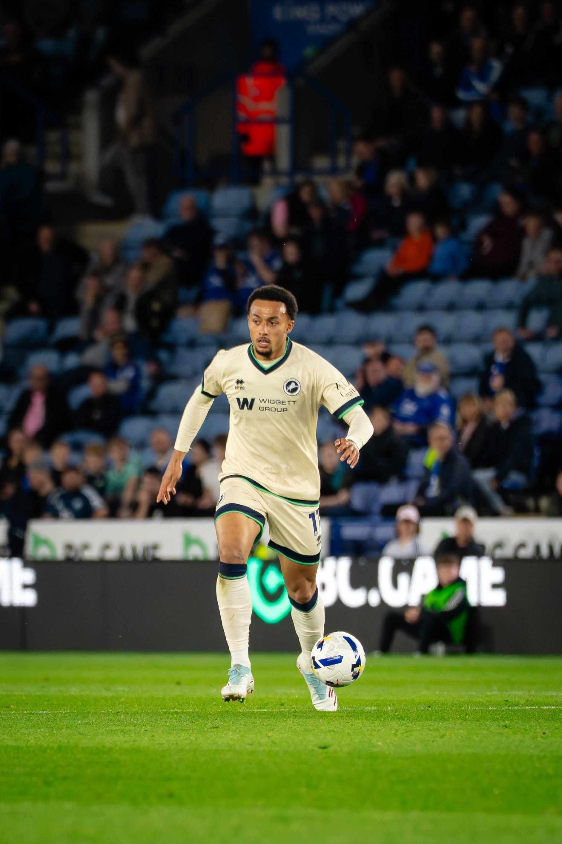 Millwall player carrying the ball during the Championship match against Leicester City at the King Power Stadium
