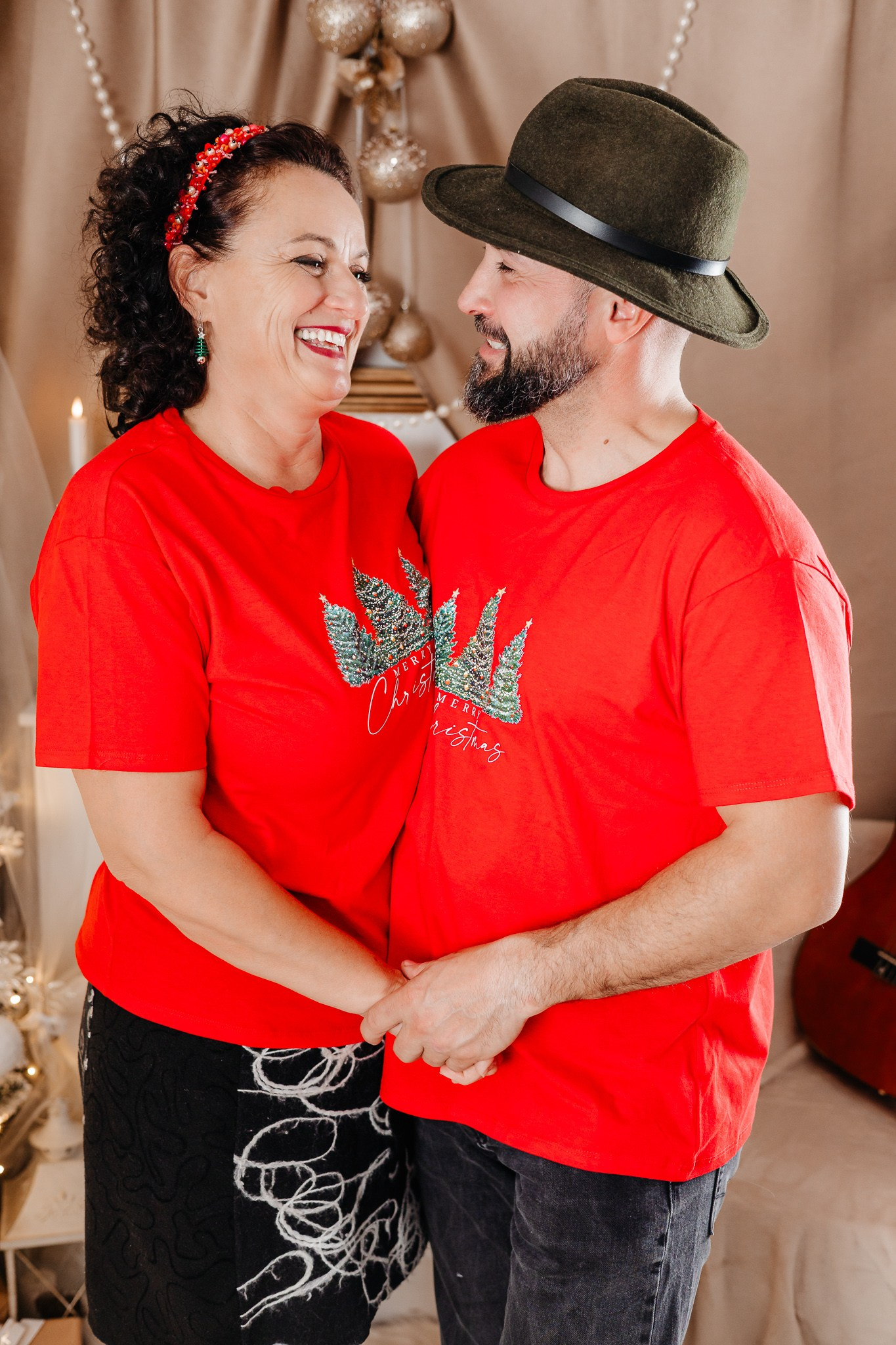 Ședințe Foto Crăciun 2025 Piatra Neamț | Fotografii de Sărbători | FotoACTIV. Fotograf Profesionist Piatra Neamț, Roman, Târgu Neamț, Bicaz, Neamț | Studio, Nuntă, Botez, Eveniment | FotoACTIV