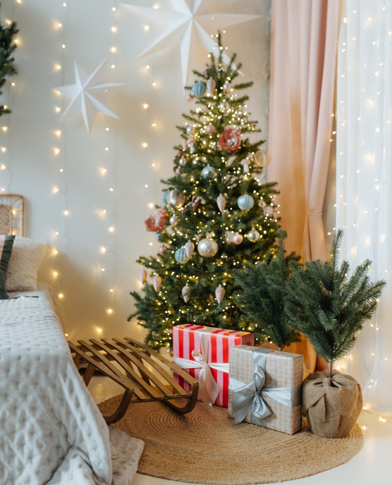 Christmas Photo Studios in Vilnius: Top Studios for Holiday Photoshoots. Framed by Evelina | Destination Wedding Photographer from Lithuania | Europe