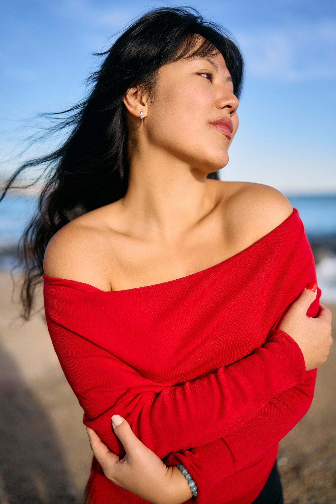 Description of the beach and sea location for a love-story or individual photo shoot in Barcelona, examples of photos. POSTCARD.BCN Photographer Kate in Barcelona. Love-story, family or individual photo shoots