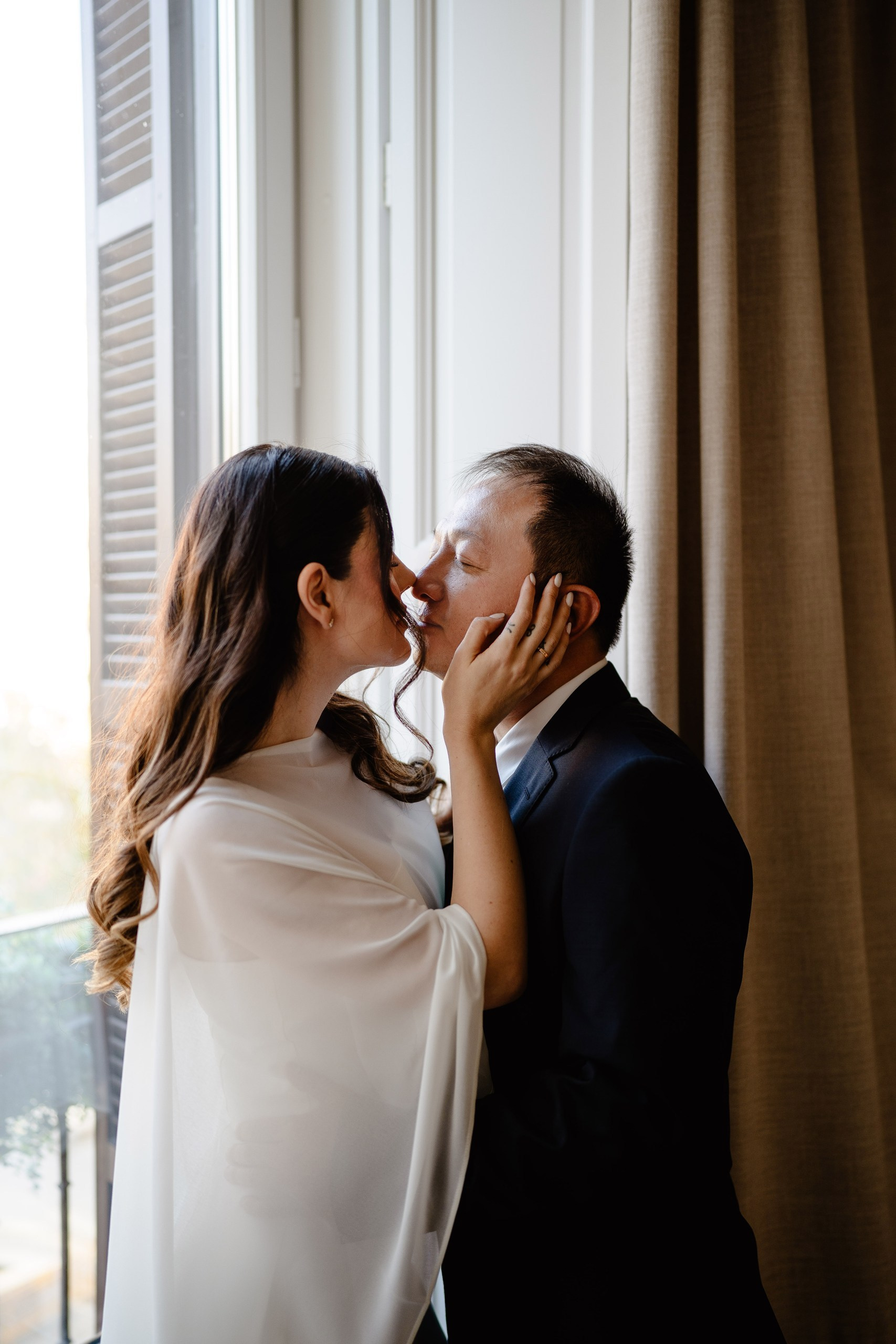 Elopement photoshoot in a hotel in Madrid