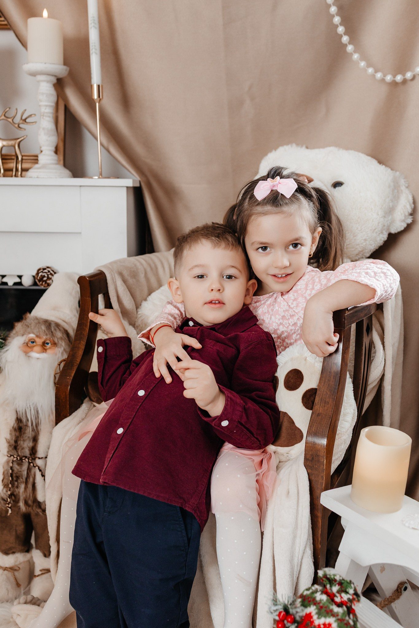 Ședințe Foto Crăciun 2025 Piatra Neamț | Fotografii de Sărbători | FotoACTIV. Fotograf Profesionist Piatra Neamț, Roman, Târgu Neamț, Bicaz, Neamț | Studio, Nuntă, Botez, Eveniment | FotoACTIV