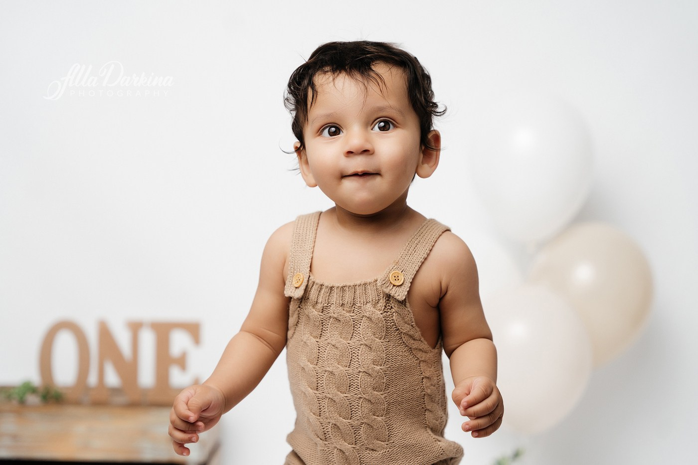 Cake smash session. Newborn and family photographer. Hills District. Sydney