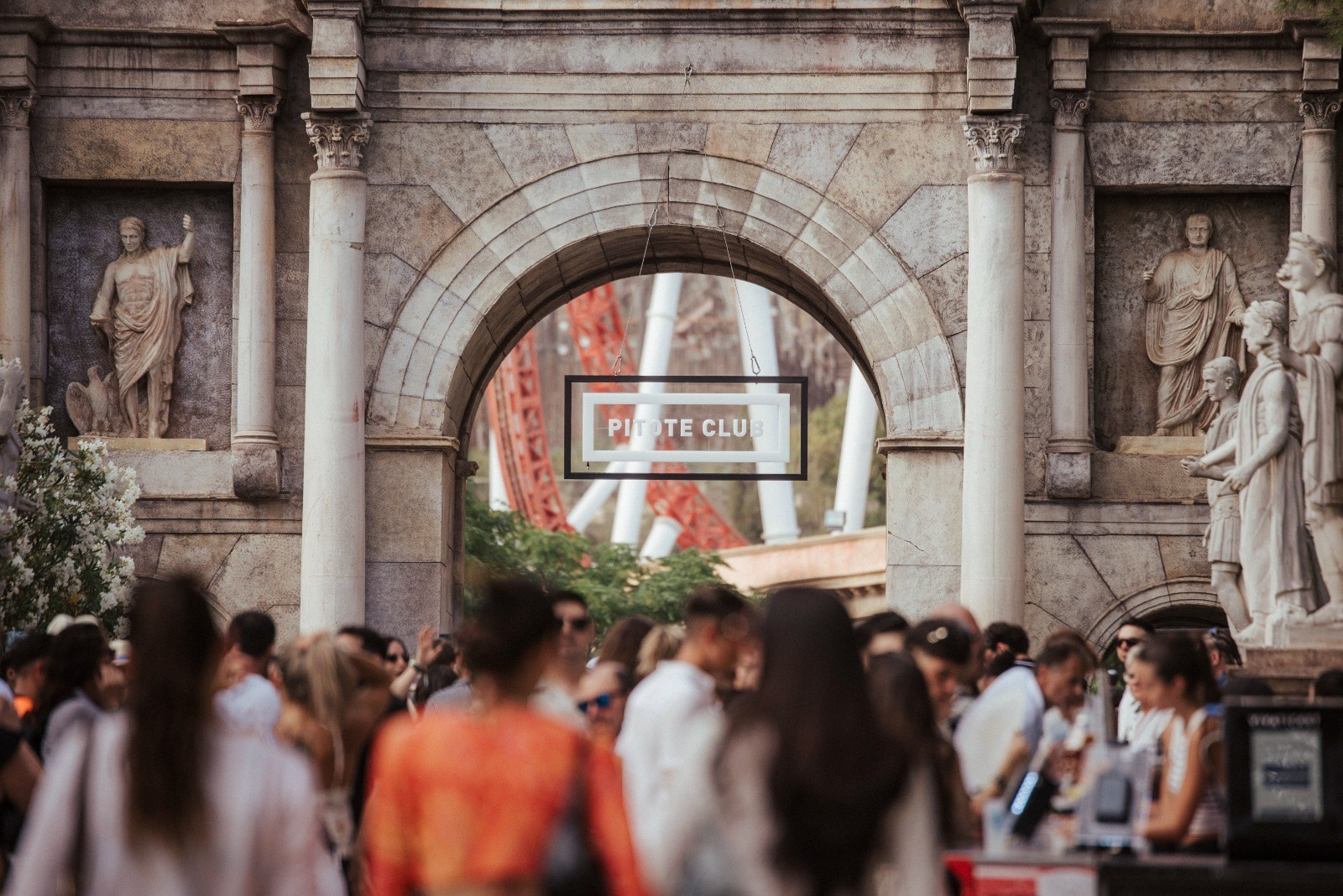 Undersea Festival возвращается в Terra Mítica: 8 сцен, 14 часов музыки и бассейн в центре события | FOTKAI
