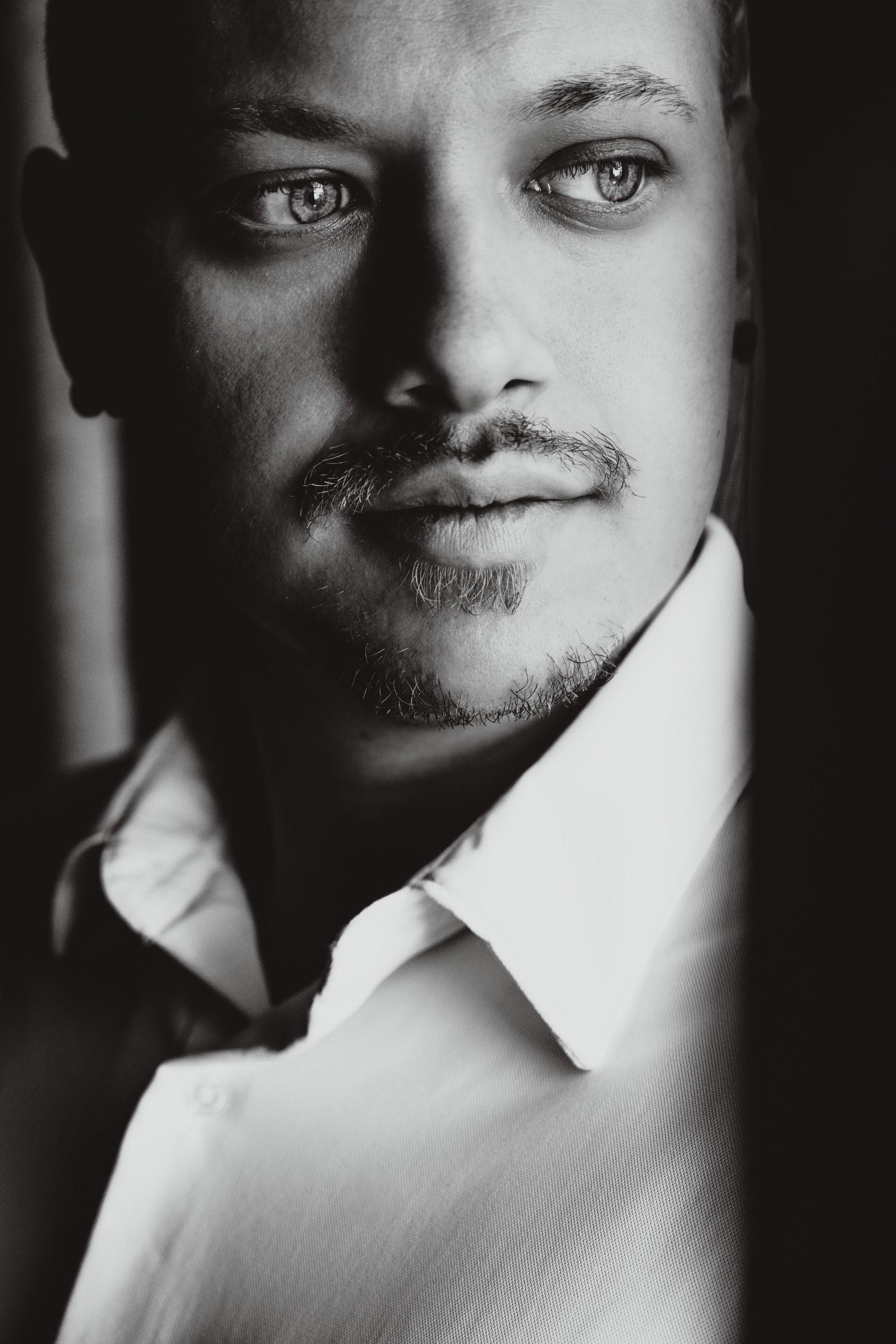 groom relaxed and comfortable in front of camera