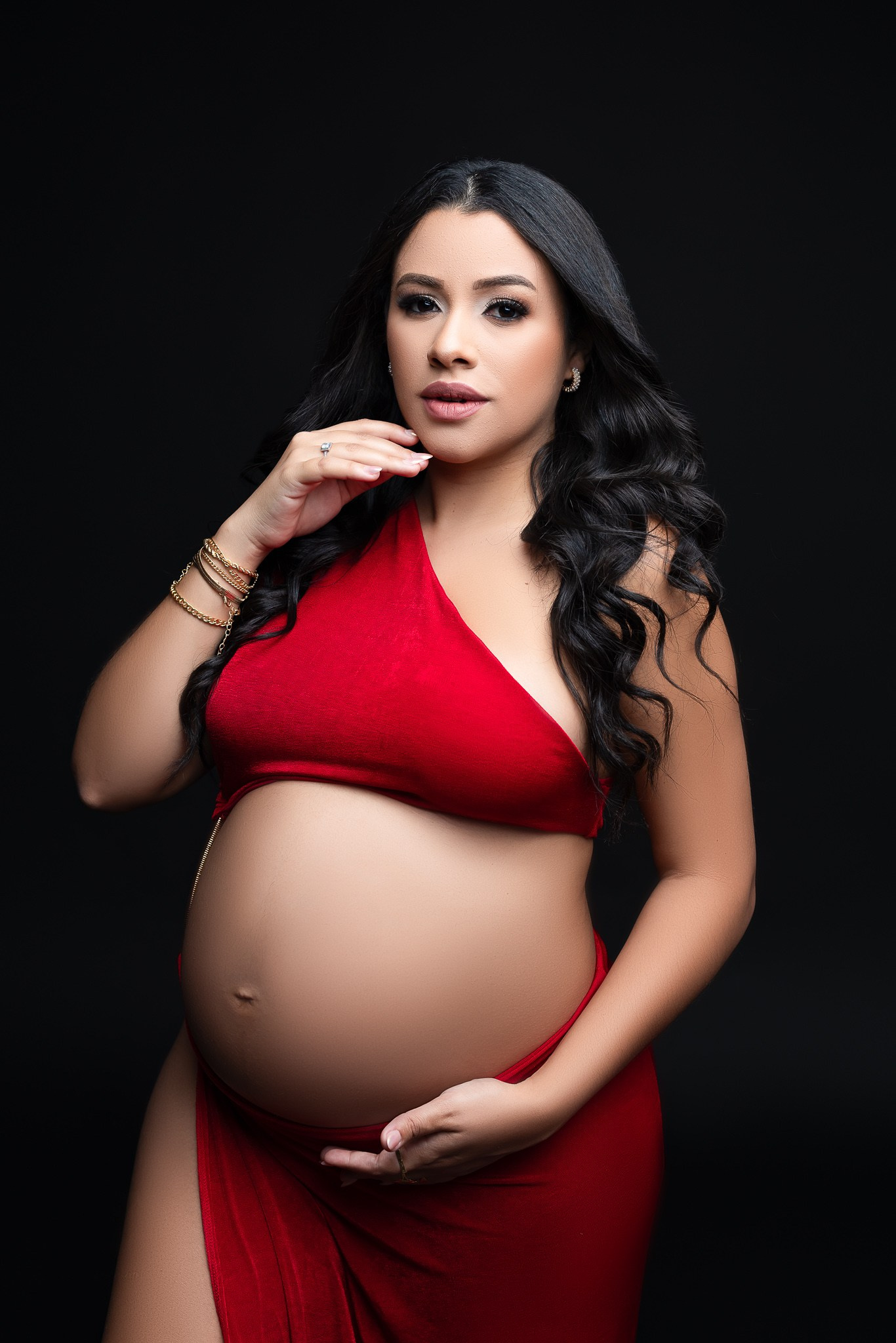 Professional family, maternity & newborn photographer in North Charleston, SC, creating timeless portraits