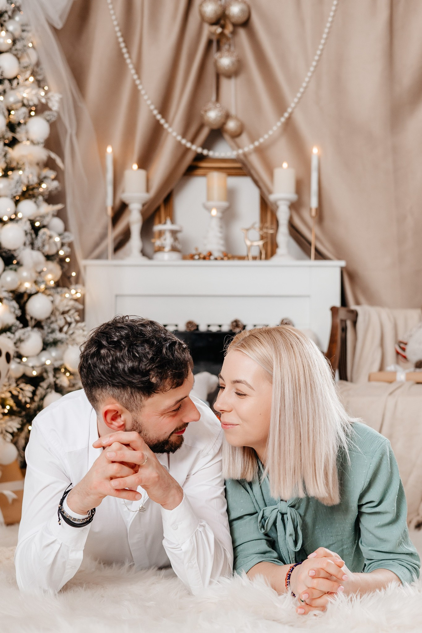 Ședințe Foto Crăciun 2025 Piatra Neamț | Fotografii de Sărbători | FotoACTIV. Fotograf Profesionist Piatra Neamț, Roman, Târgu Neamț, Bicaz, Neamț | Studio, Nuntă, Botez, Eveniment | FotoACTIV