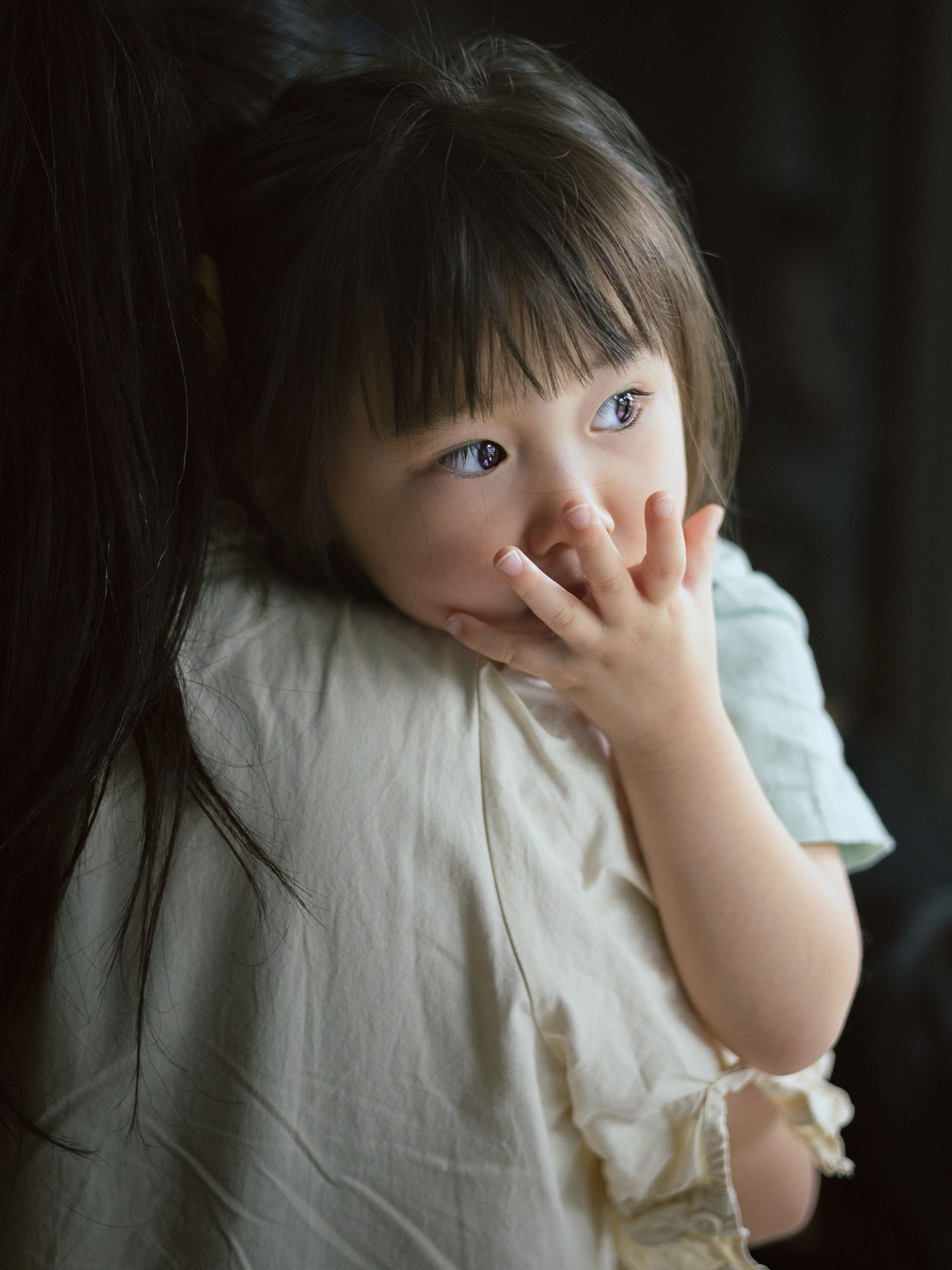 Family photos took in Shuke’s House. Shanghai Family Photographer Dora