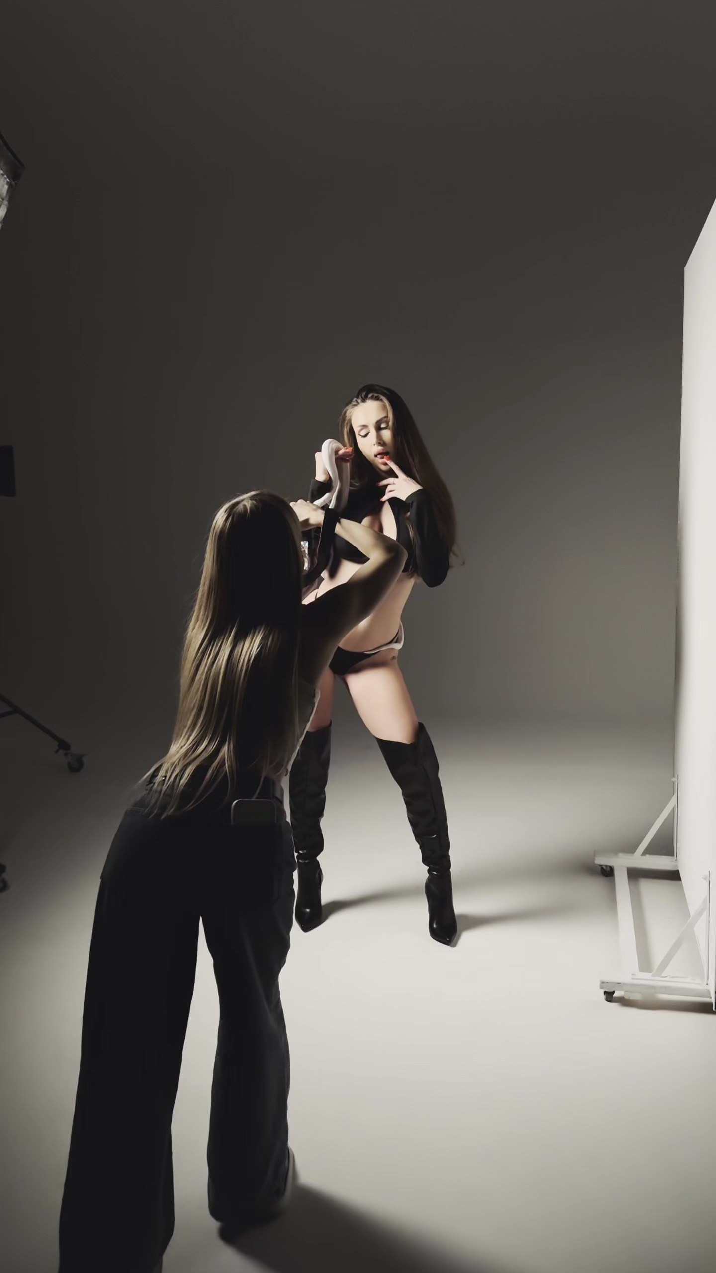 Бекстейдж со съемки 2025.12.14. Рома Волков 🐍 Змеи в Варшаве