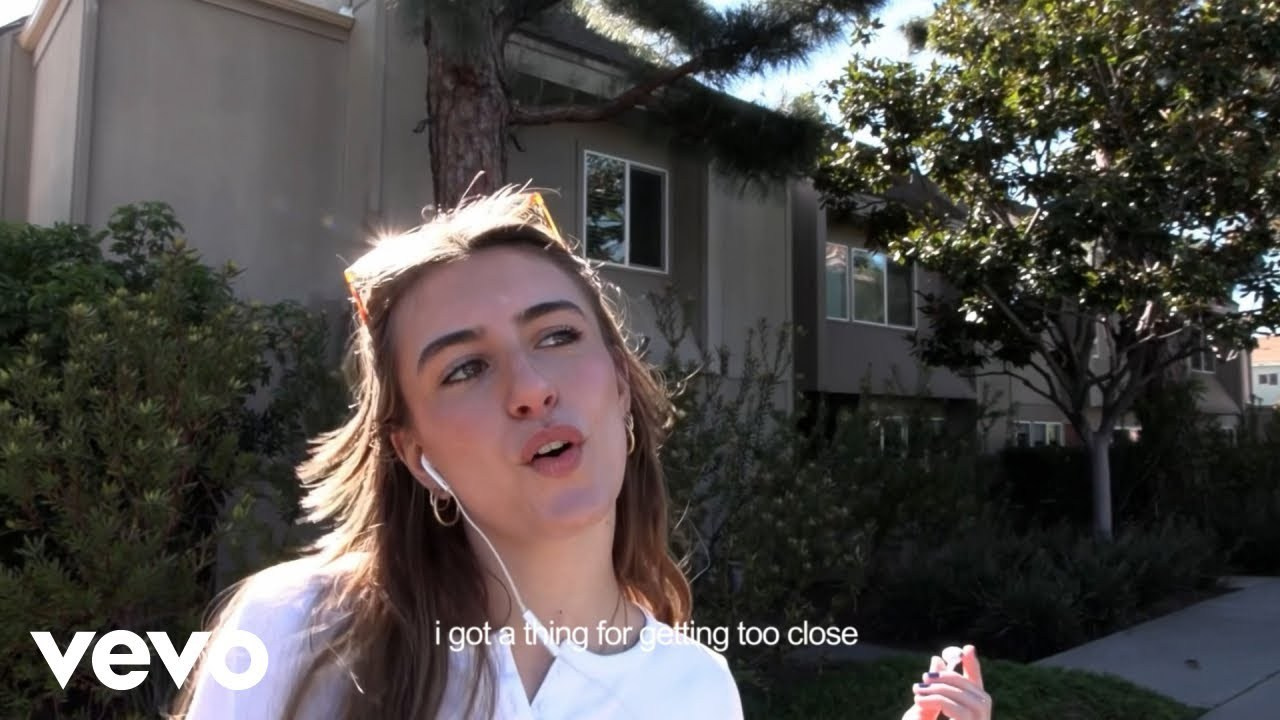 Elle Coves — концерт в Испании 2026: инди-поп из Ирландии в Мадриде и Барселоне | FOTKAI